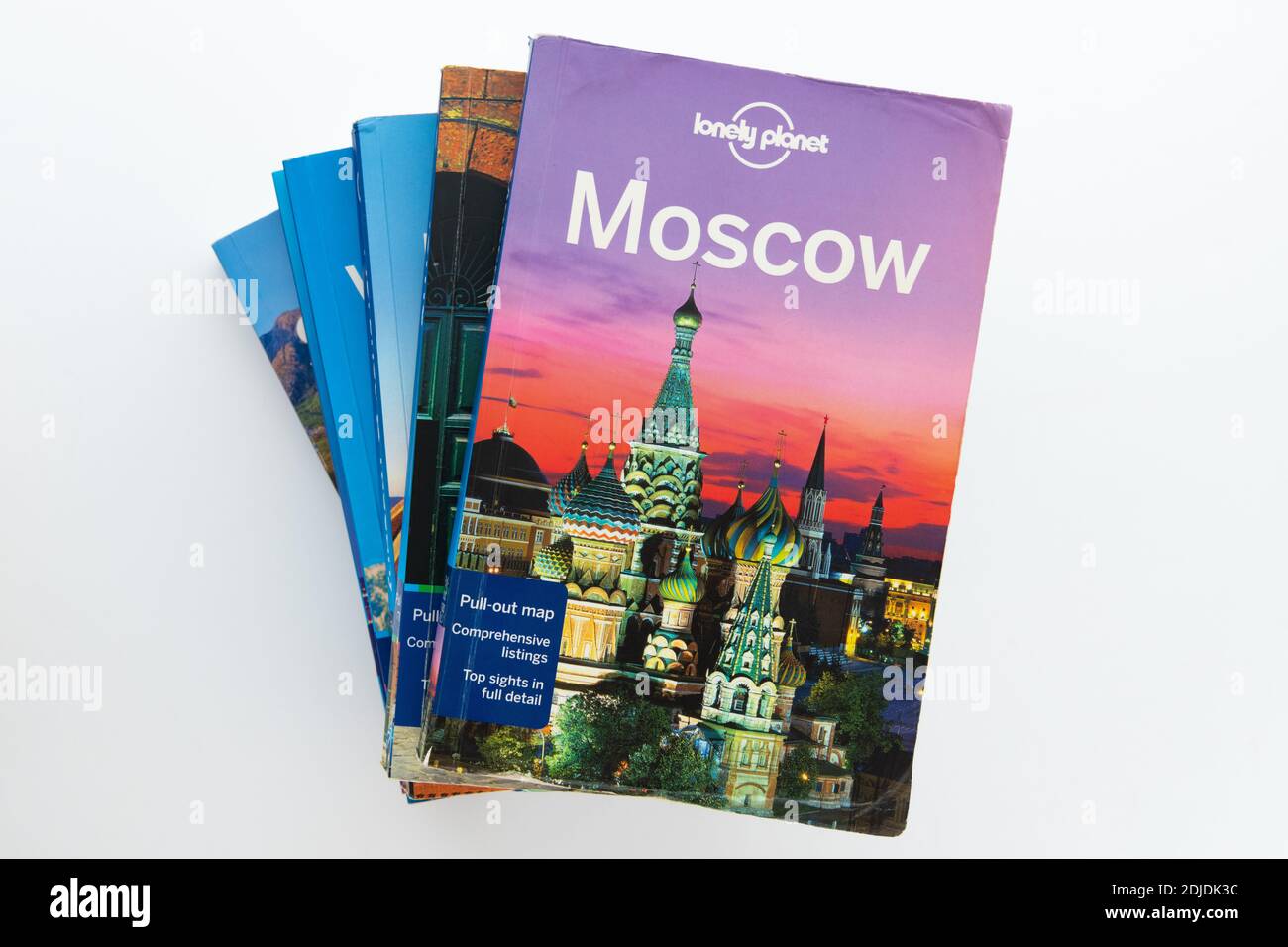 Pile de livres de guide Lonely Planet comprenant Moscou, Russie Banque D'Images