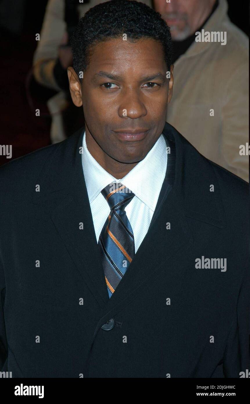 Inside Man World first, Ziegfeld Theatre - New York, NY. Parmi les célébrités qui y assistaient, mentionnons Darryl Mitchell, Cassandra Freeman, Jodie Foster, James Ransone, Kim Director, Wesley Snipes, Brian Grazer, Clive Owen, Lynn Whitfield, Spike Lee Willem Dafoe et Denzel Washington. 3/20/06 Banque D'Images