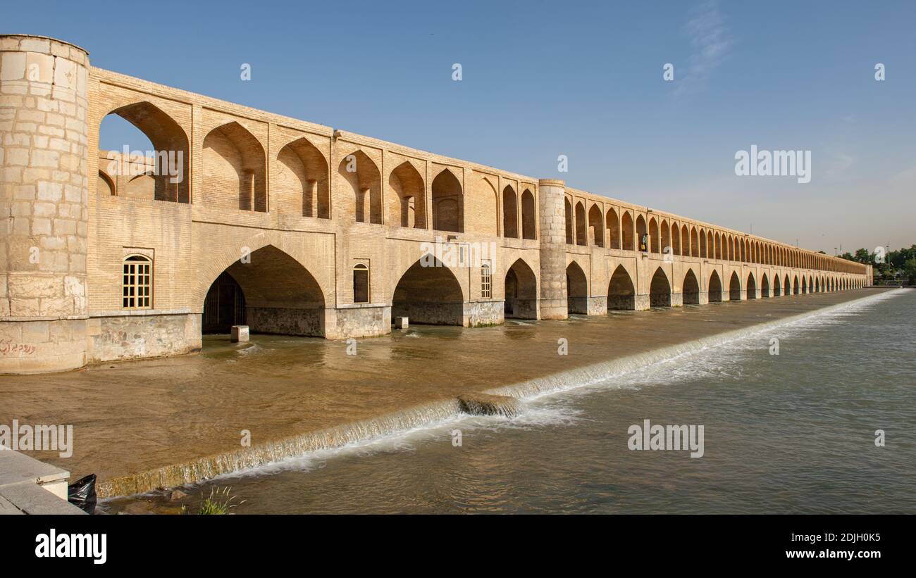 Si O se Pol Bridge, Isfahan, Iran. Aussi connu sous le nom de pont Allahverdi Khan (Perse: پل الله‌وردی خان) Banque D'Images