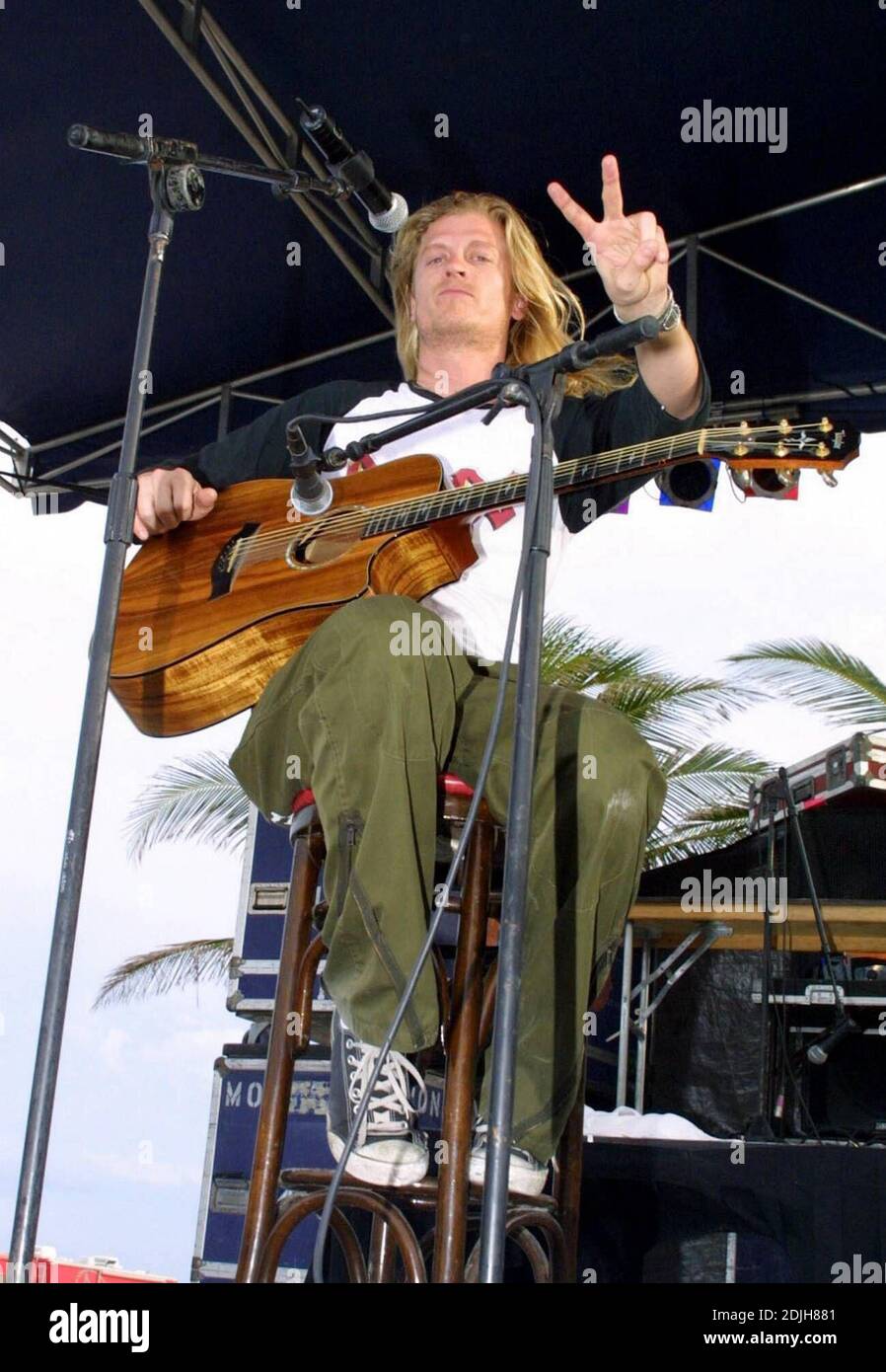 Exclusif !! WES Scantlin se produit au Miami Beach ball Festival 2006. La concurrence de l'industrie des services la plus sexy de la culture pop. Les participants ont apprécié des dégustations de vins et spiritueux du Sud, de nombreux spectacles et une super soirée sur la plage. 4/9/06 Banque D'Images