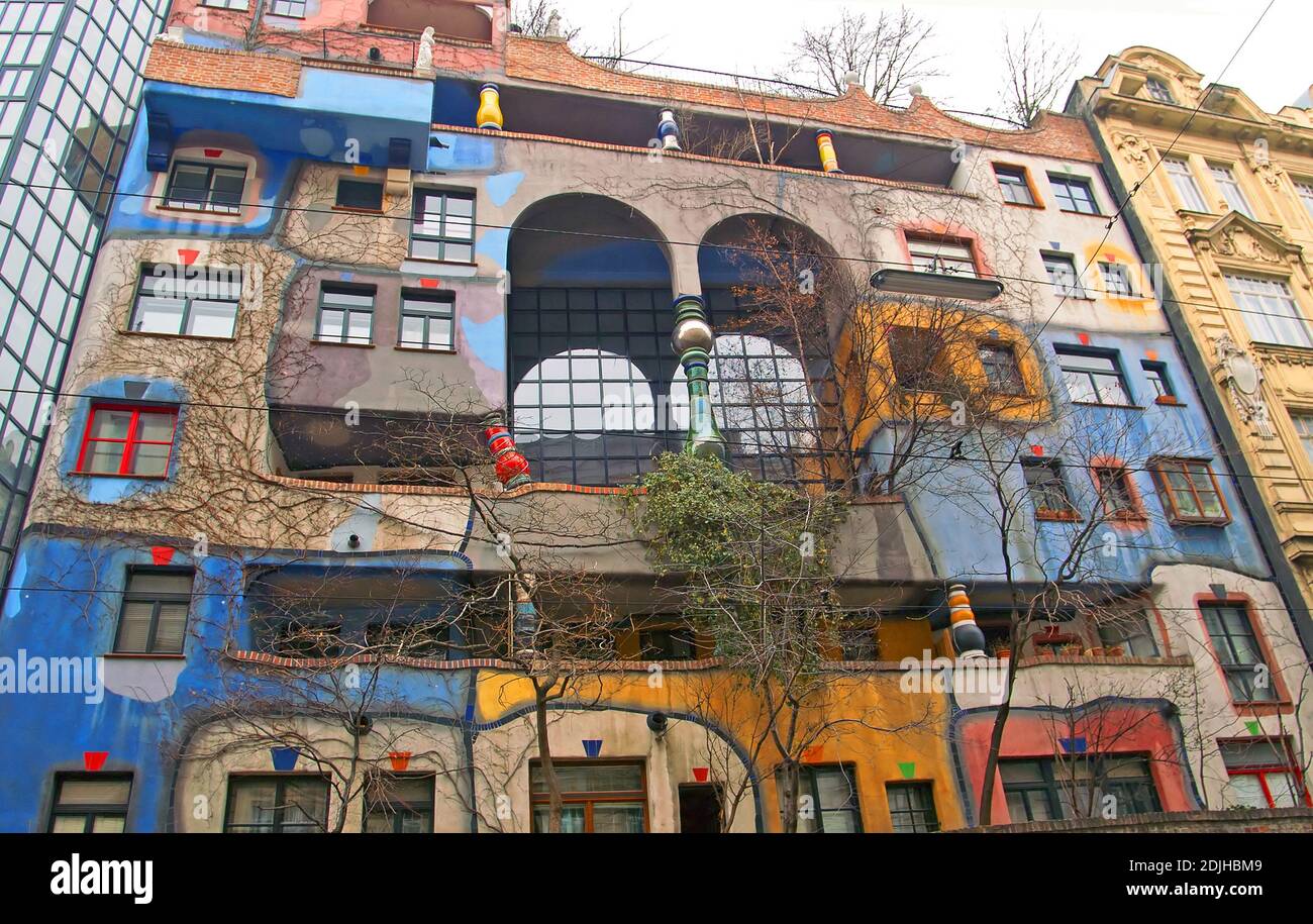 VIENNE, AUTRICHE - 30 DÉCEMBRE 2007 : immeubles célèbres et bizarres de l'architecte Friedrich Hundertwasser Banque D'Images