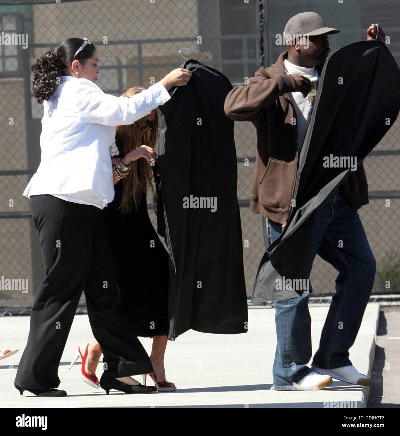 Mary Kate Olsen tente d'éviter les photographes après une frénésie de shopping à Maxfields à West Hollywood, CA. 4/19/06 Banque D'Images