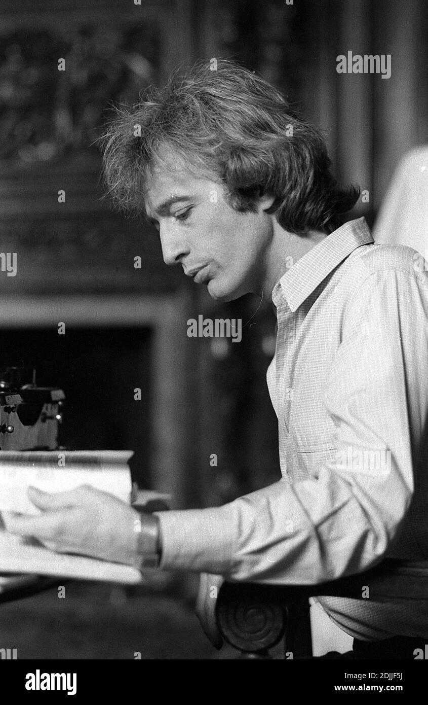 Robin Gibb faisant la vidéo pour sa version unique 'Juliet' 03/1983 Banque D'Images