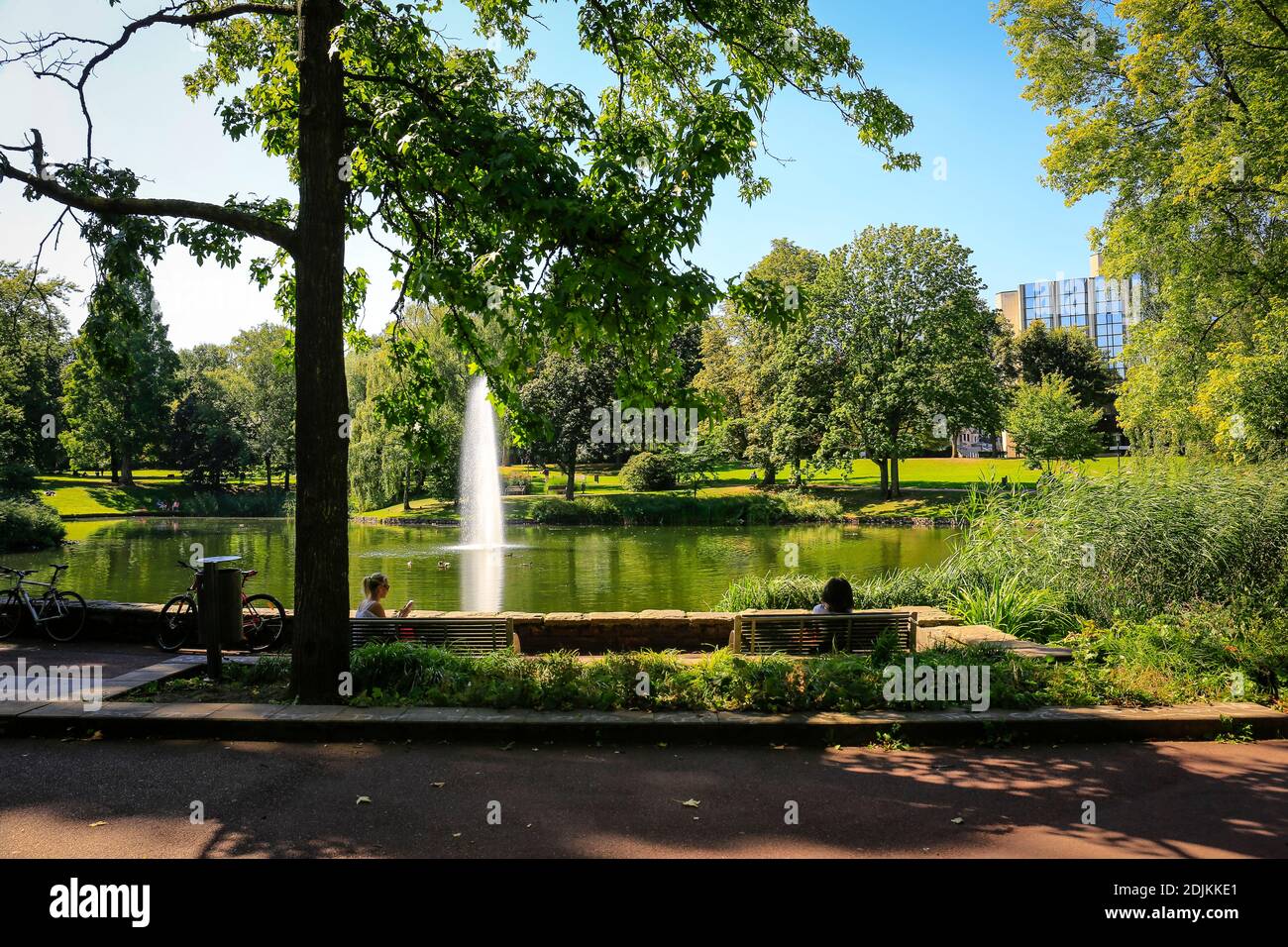 Essen, Rhénanie-du-Nord-Westphalie, région de la Ruhr, Allemagne, Essen City Garden, parc paysage avec lac et Wasserfontaene à l'occasion de la Essen 2017 capitale verte de l'Europe. Banque D'Images