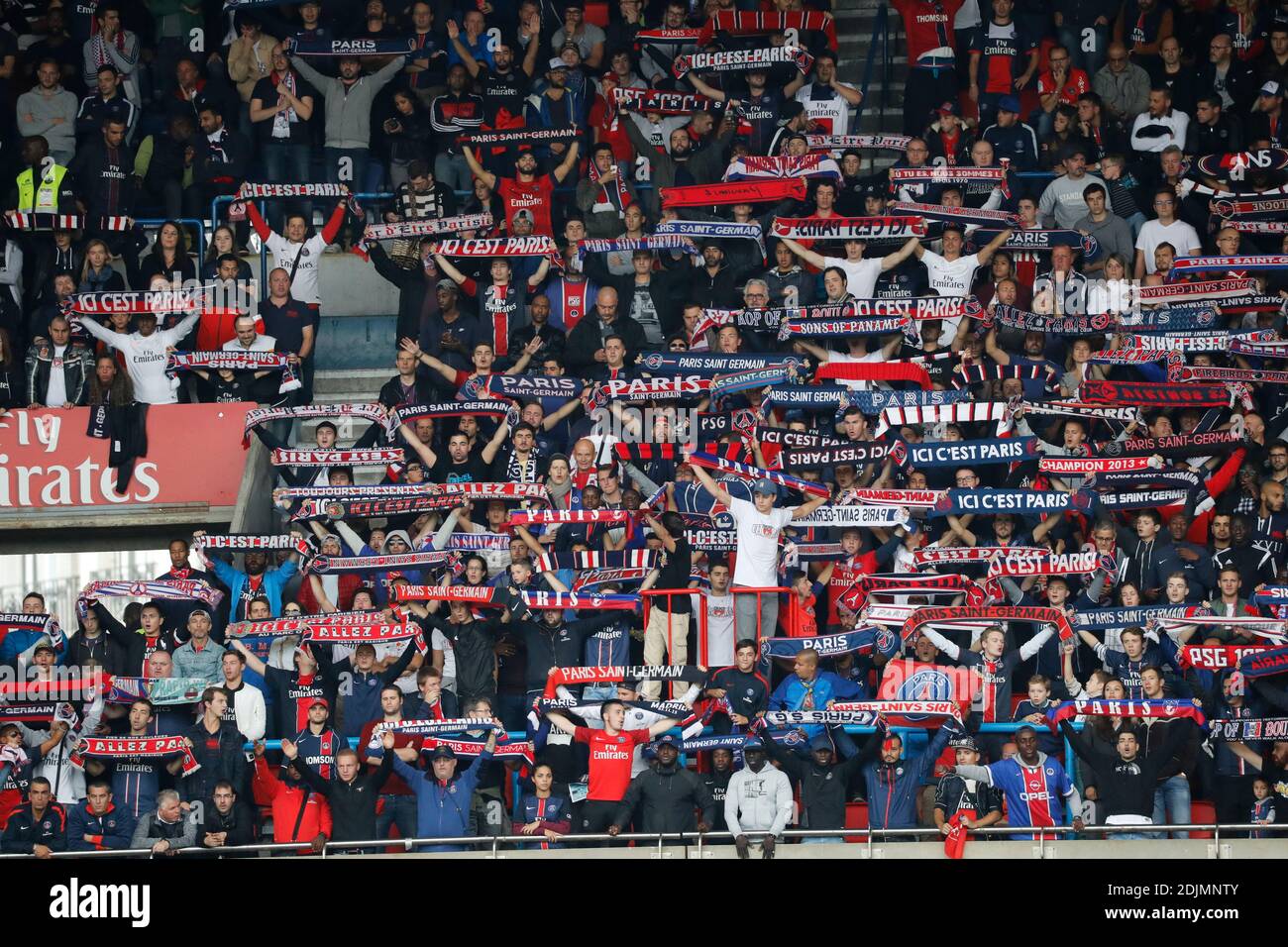 Ultras psg Banque de photographies et d'images à haute résolution - Alamy