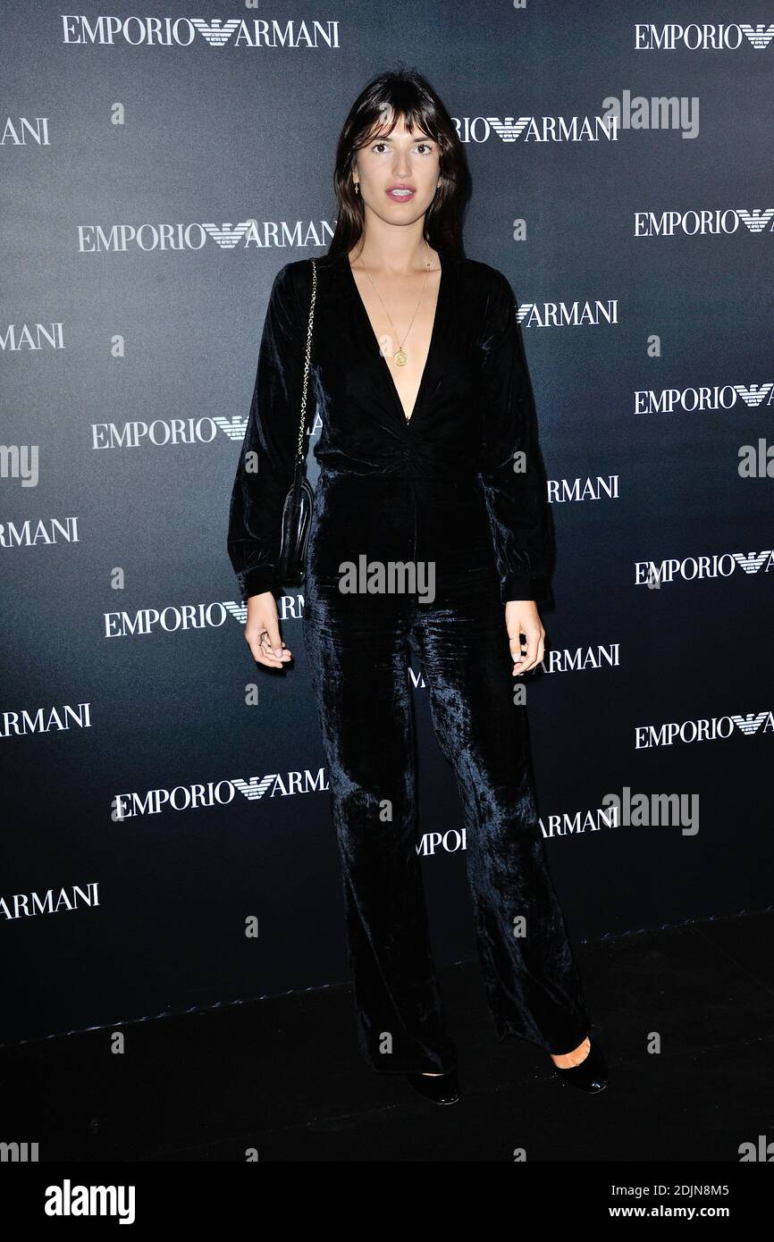 Jeanne Damas participe au salon Emporio Armani dans le cadre de la semaine  de la mode de Paris prêt à porter Printemps/été 2017 à Paris, France, le 03  octobre 2016. Photo d'Aurore