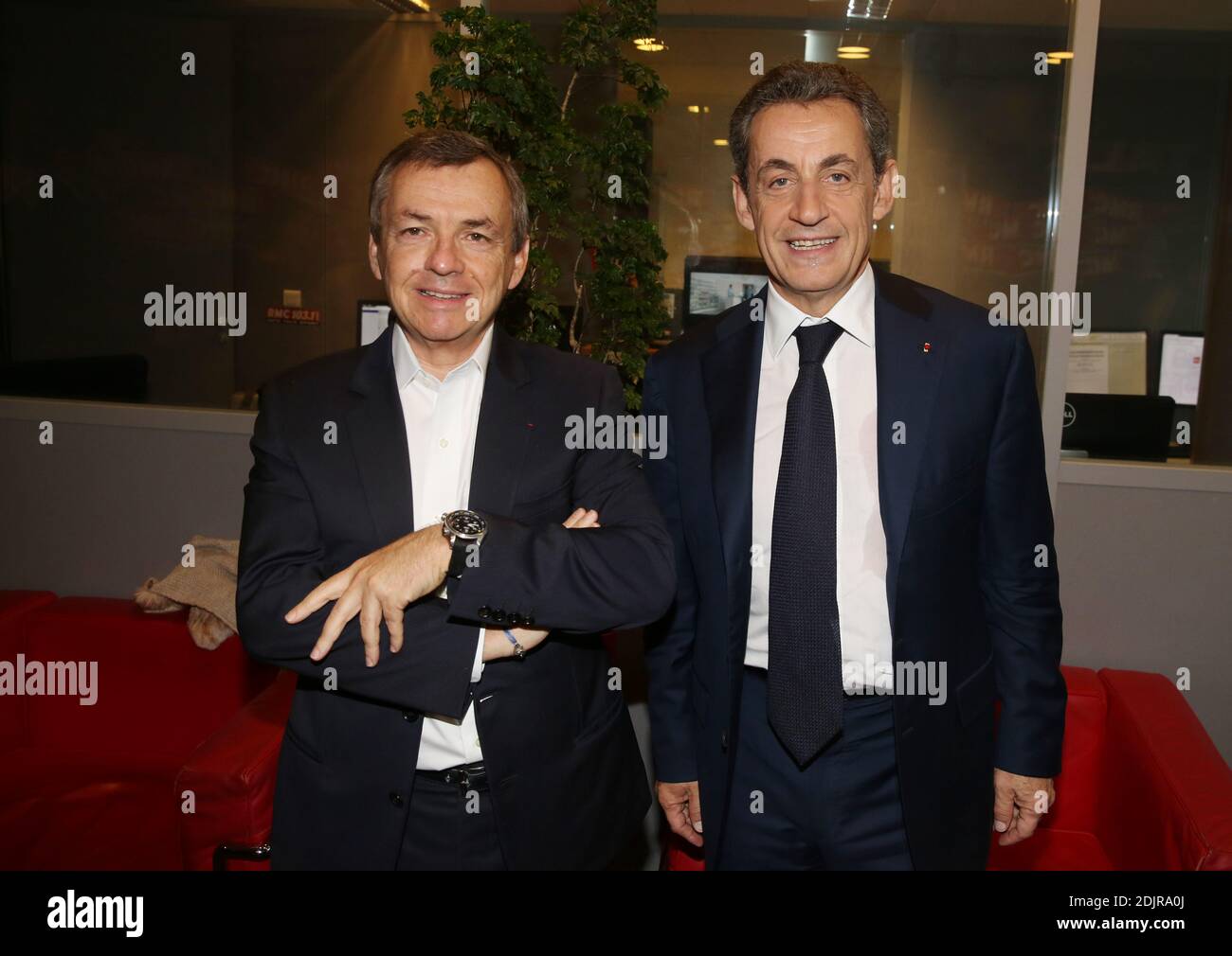 Exclusif - Alain Weill et Nicolas Sarkozy. Nicolas Sarkozy est interviewé par Jean-Jacques Bourdin au CMR à Paris, France, le 27 octobre 2016. Photo de Jerome Domine/ABACAPRESS.COM Banque D'Images