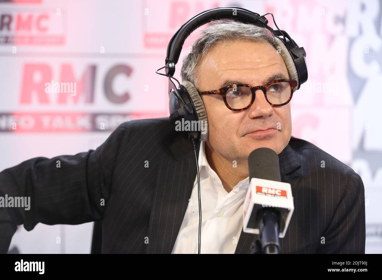 Exclusivité - Eric Brunet au talk show 'radio Brunet' sur la radio RMC, à  Paris, France, le 07 novembre 2016. Photo de Jerome Domine/ABACAPRESS.COM  Photo Stock - Alamy