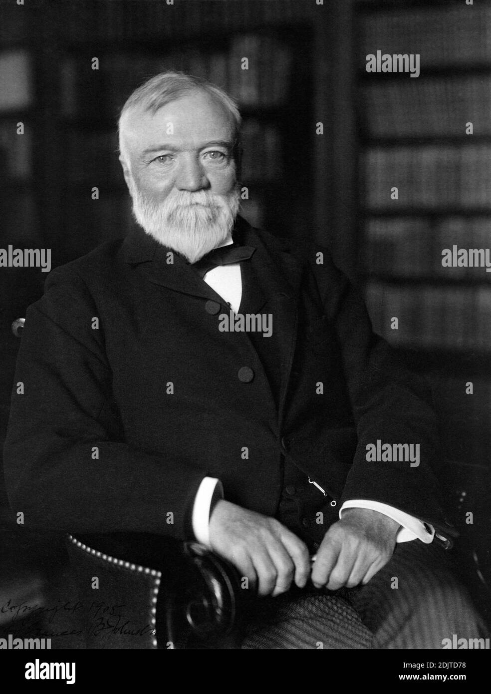 Andrew Carnegie (1835-1919) industriel et philanthrope écossais-américain, Portrait assis, photo de Frances Benjamin Johnston, 1905 Banque D'Images