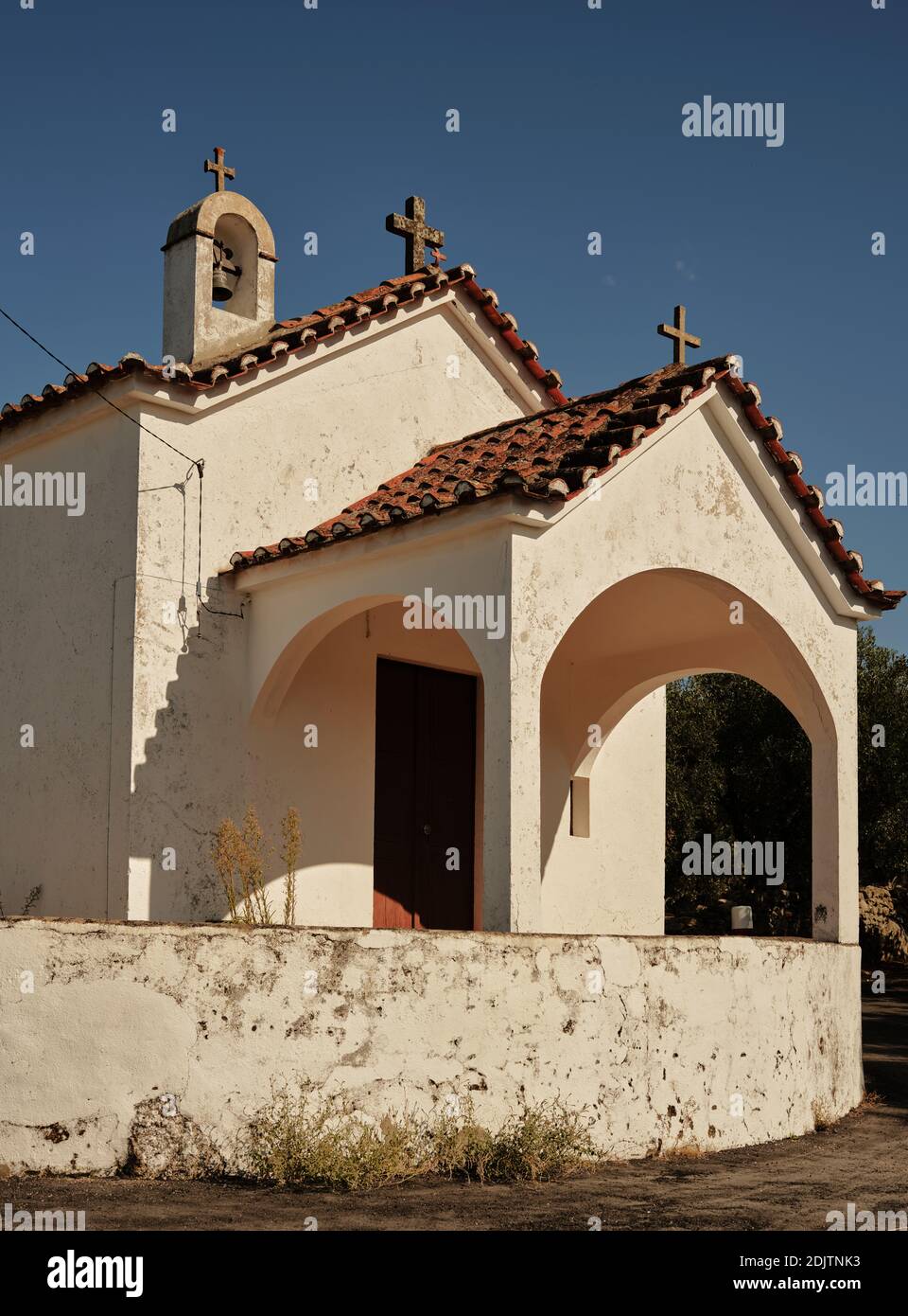 Ancienne église dans la campagne portugaise Banque D'Images