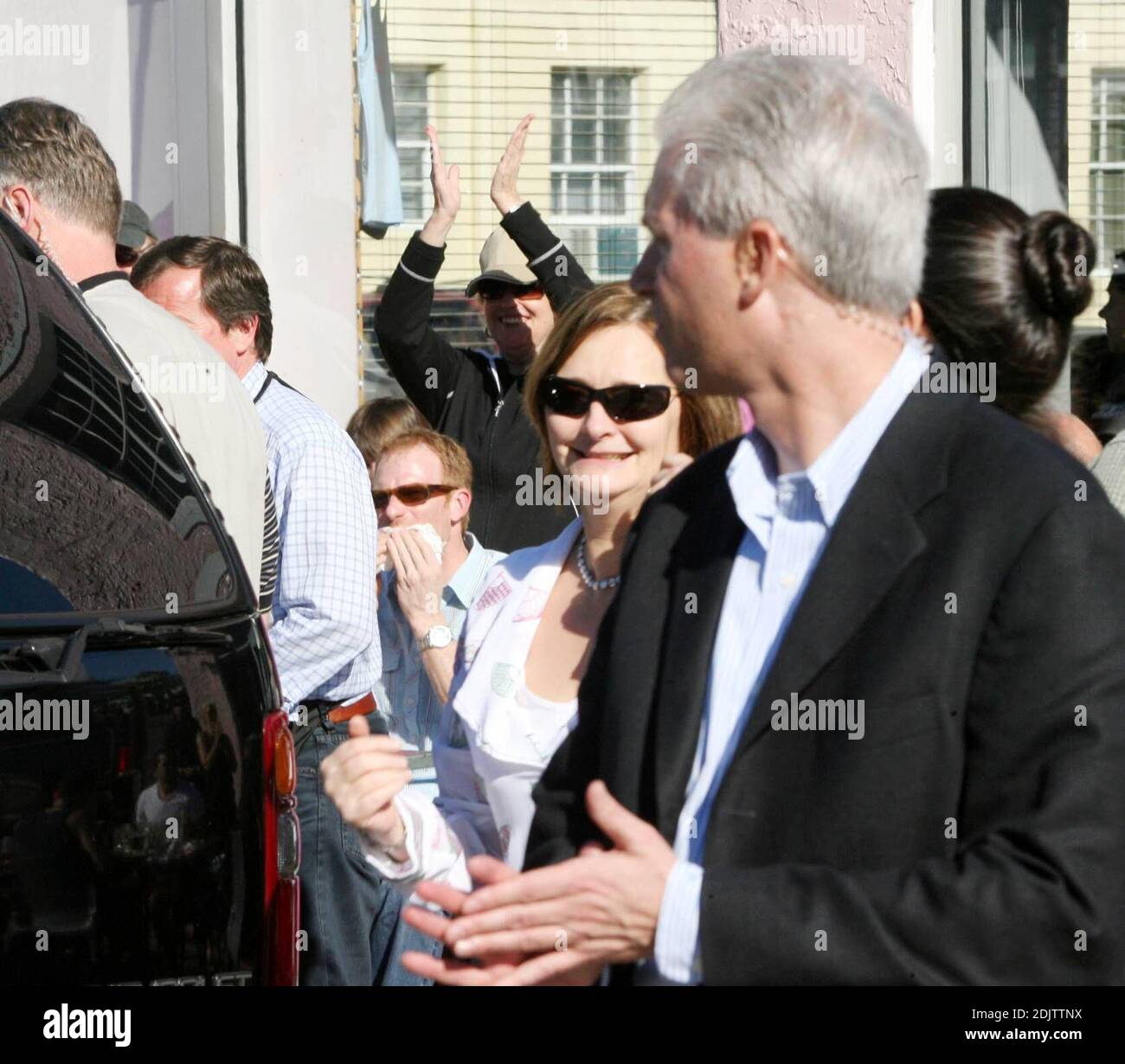 Le Premier ministre britannique Tony Blair quitte sa maison de vacances appartenant à Robin Gibb pour emmener sa famille à un restaurant ultra-américain « Big Pink » sur South Beach, à la mode à Miami, 12 heures sur 24, 27/06 jours sur 7 Banque D'Images