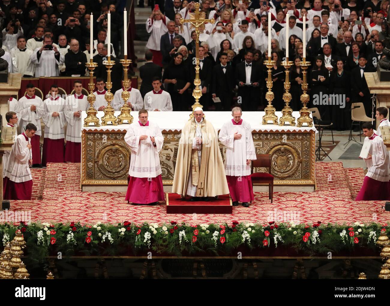 Le pape François a créé 17 nouveaux cardinaux à la basilique Saint-Pierre au Vatican le 19 novembre 2016, au cours d'une consistoire publique ordinaire. Photo par ABACAPRESS.COM Banque D'Images Le pape François a créé 17 nouveaux cardinaux à la basilique Saint-Pierre au Vatican le 19 novembre 2016, au cours d'une consistoire publique ordinaire. Photo par ABACAPRESS.COM Banque D'Images