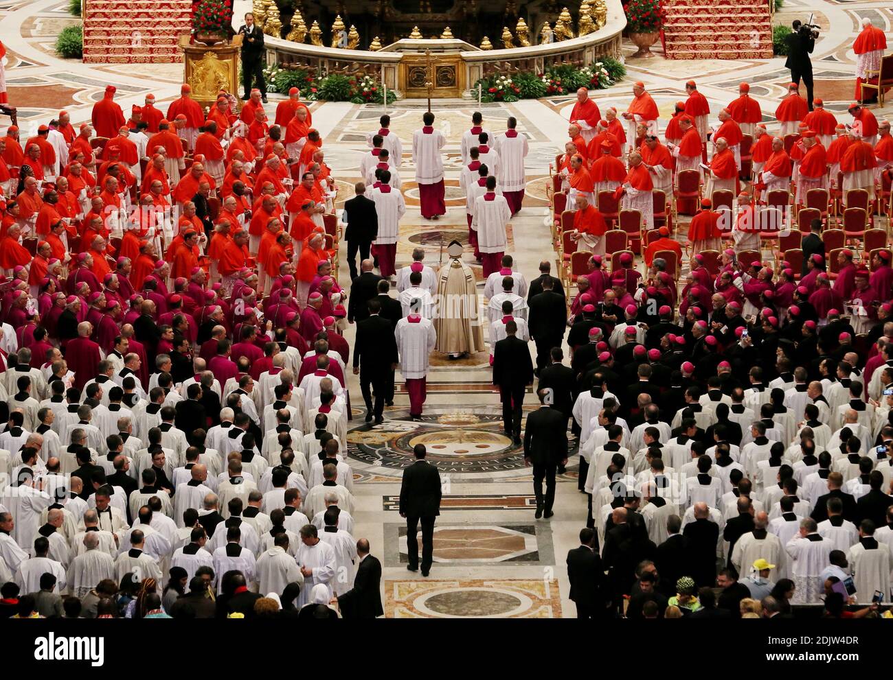 Le pape François a créé 17 nouveaux cardinaux à la basilique Saint-Pierre au Vatican le 19 novembre 2016, au cours d'une consistoire publique ordinaire. Photo par ABACAPRESS.COM Banque D'Images Le pape François a créé 17 nouveaux cardinaux à la basilique Saint-Pierre au Vatican le 19 novembre 2016, au cours d'une consistoire publique ordinaire. Photo par ABACAPRESS.COM Banque D'Images