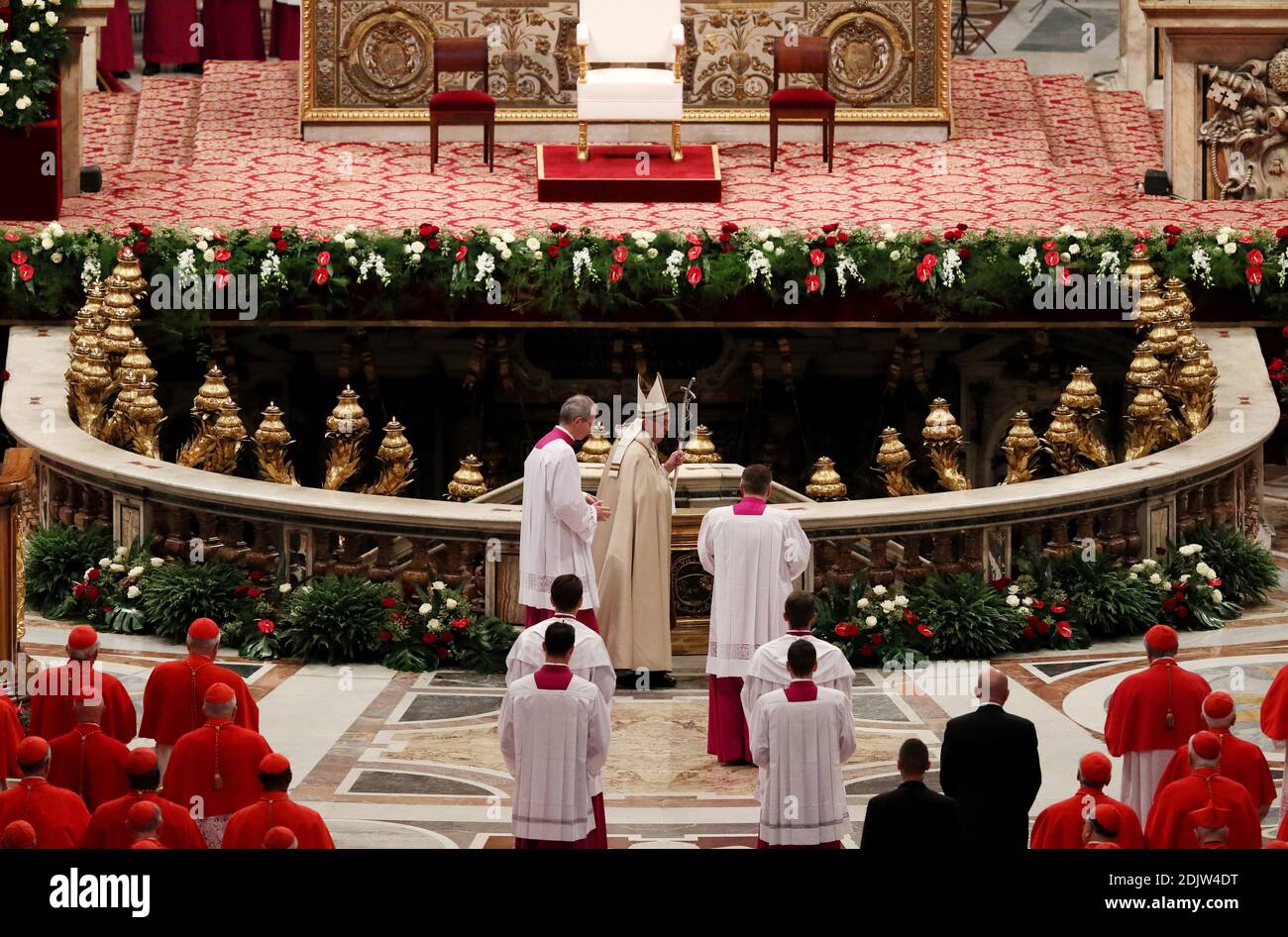 Le pape François a créé 17 nouveaux cardinaux à la basilique Saint-Pierre au Vatican le 19 novembre 2016, au cours d'une consistoire publique ordinaire. Photo par ABACAPRESS.COM Banque D'Images Le pape François a créé 17 nouveaux cardinaux à la basilique Saint-Pierre au Vatican le 19 novembre 2016, au cours d'une consistoire publique ordinaire. Photo par ABACAPRESS.COM Banque D'Images