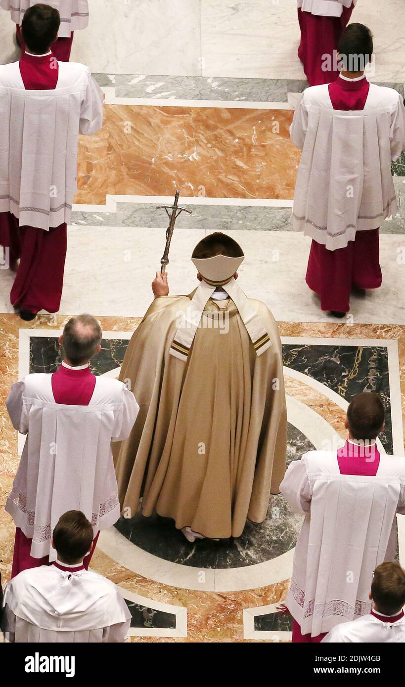 Le pape François a créé 17 nouveaux cardinaux à la basilique Saint-Pierre au Vatican le 19 novembre 2016, au cours d'une consistoire publique ordinaire. Photo par ABACAPRESS.COM Banque D'Images Le pape François a créé 17 nouveaux cardinaux à la basilique Saint-Pierre au Vatican le 19 novembre 2016, au cours d'une consistoire publique ordinaire. Photo par ABACAPRESS.COM Banque D'Images