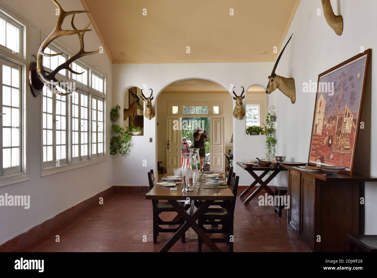 Finca Vigía est une maison à San Francisco de Paula Ward à la Havane, Cuba qui était autrefois la résidence de l'écrivain américain célèbre Ernest Hemingway et qui a depuis été transformé en musée. Banque D'Images