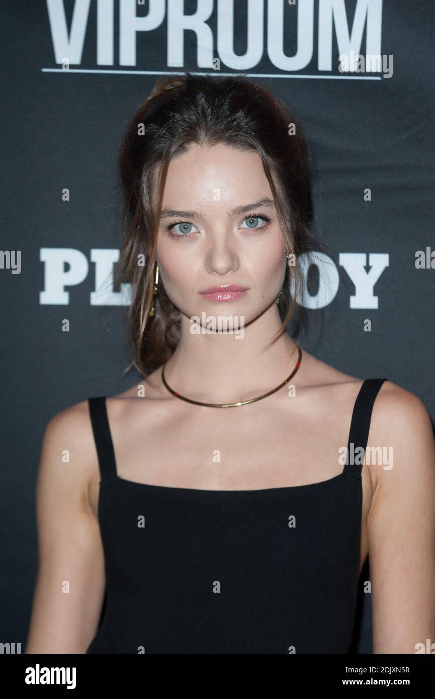 CoverGirl Myrtille Revemont assister à la fête pour le nouveau magazine