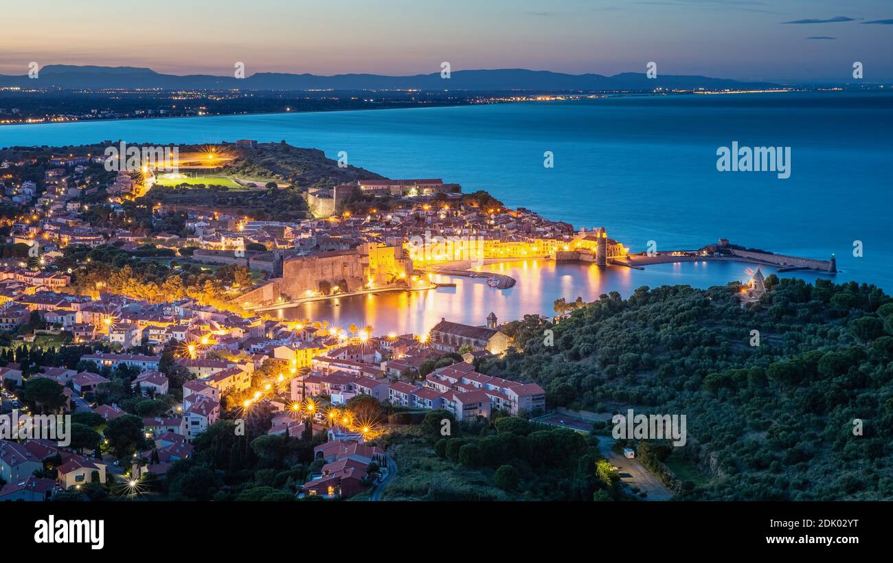 Vue de nuit sur Collioure Banque D'Images