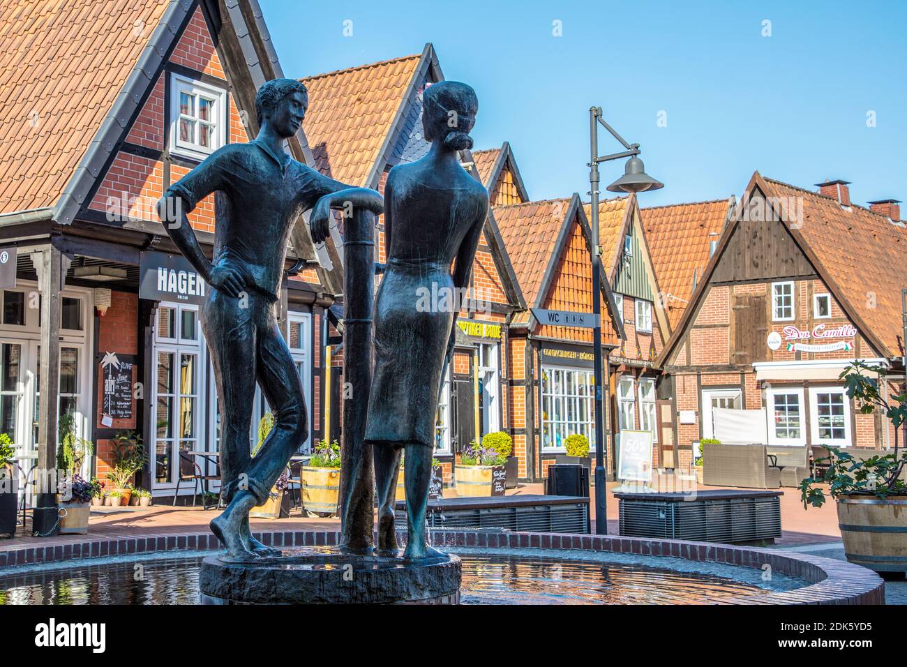 Allemagne, Basse-Saxe, Lüneburg Heath, ville de Soltau.im Hagen, fontaine de mariage Banque D'Images