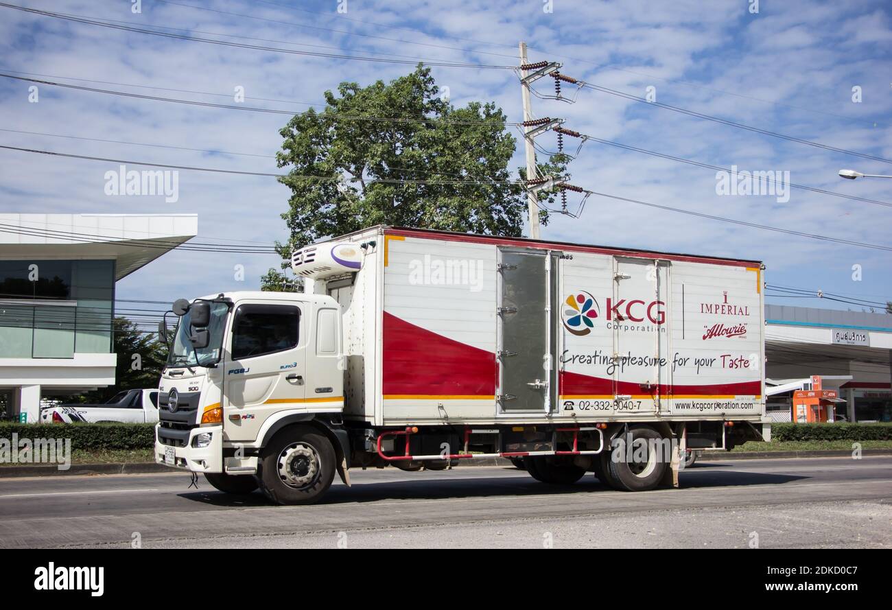 Chiangmai, Thaïlande - novembre 13 2020 : camion à conteneurs du Groupe KCG Kim Chua. Photo sur la route n°1001 à environ 8 km du centre ville, thaïlande. Banque D'Images