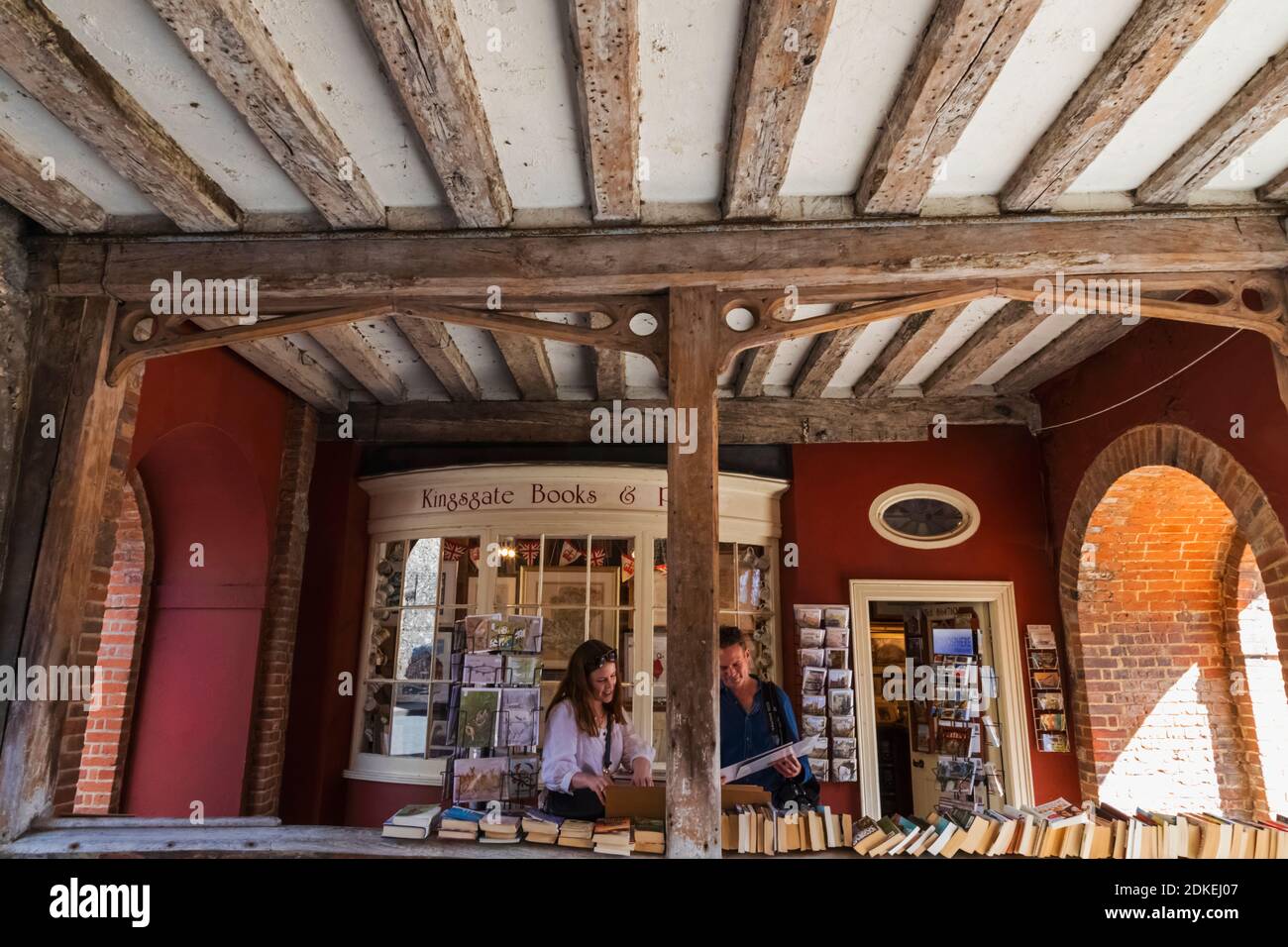 Angleterre, Hampshire, Winchester, Kingsgate, The Historic Kingsgate Books and Prints Shop Banque D'Images