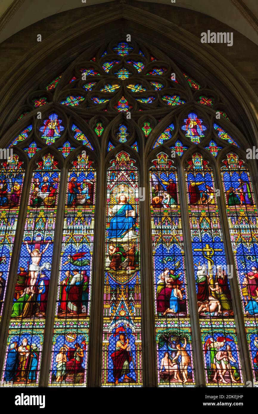 Angleterre, West Sussex, Chichester, Cathédrale de Chichester, vitraux représentant la vie du Christ Banque D'Images