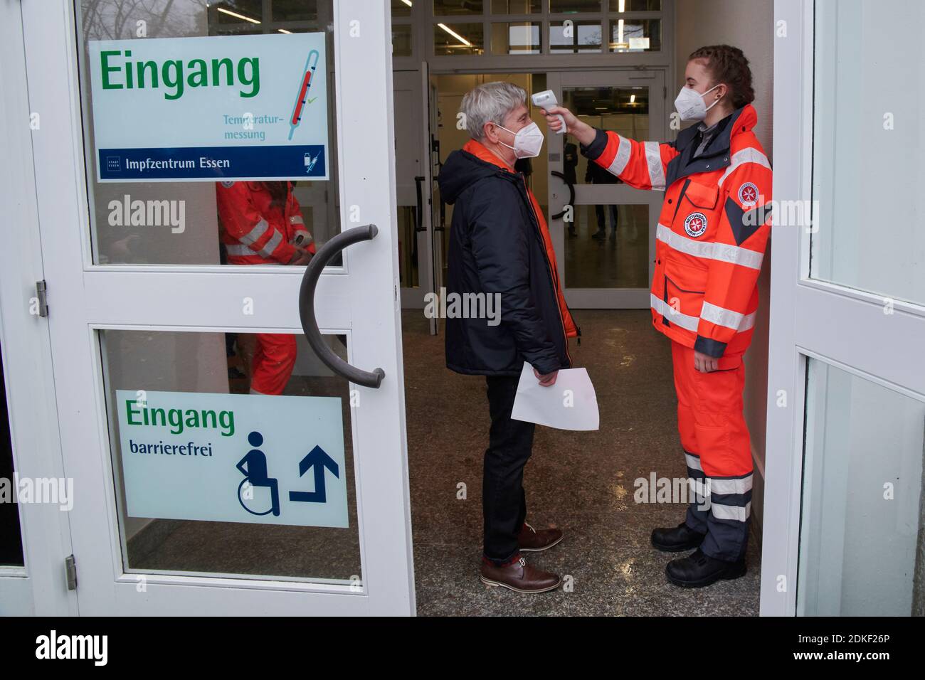 Covid19 Impfzentrum der Stadt Essen in einer Messehalle eingerichtet mit Beteilingung verschiedenster Hilfsorganizationen Banque D'Images
