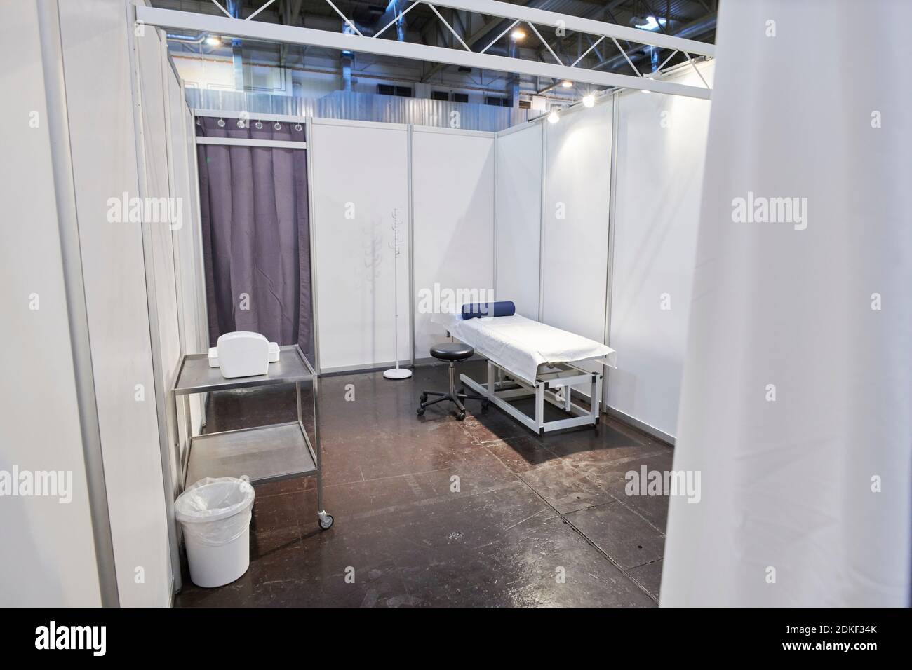 Covid19 Impfzentrum der Stadt Essen in einer Messehalle eingerichtet mit Beteilingung verschiedenster Hilfsorganizationen Banque D'Images