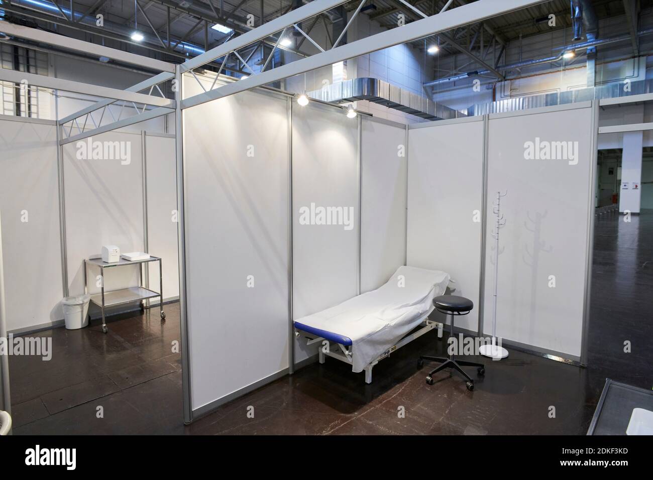 Covid19 Impfzentrum der Stadt Essen in einer Messehalle eingerichtet mit Beteilingung verschiedenster Hilfsorganizationen Banque D'Images