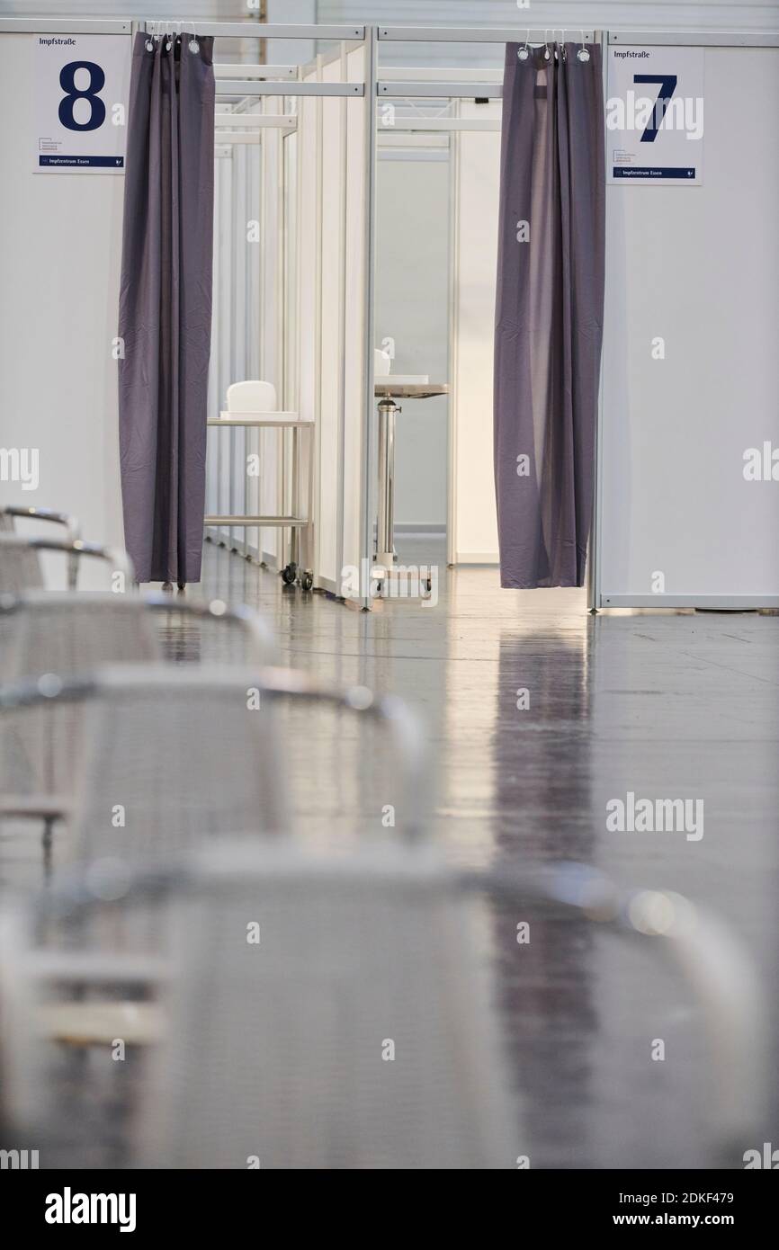 Covid19 Impfzentrum der Stadt Essen in einer Messehalle eingerichtet mit Beteilingung verschiedenster Hilfsorganizationen Banque D'Images
