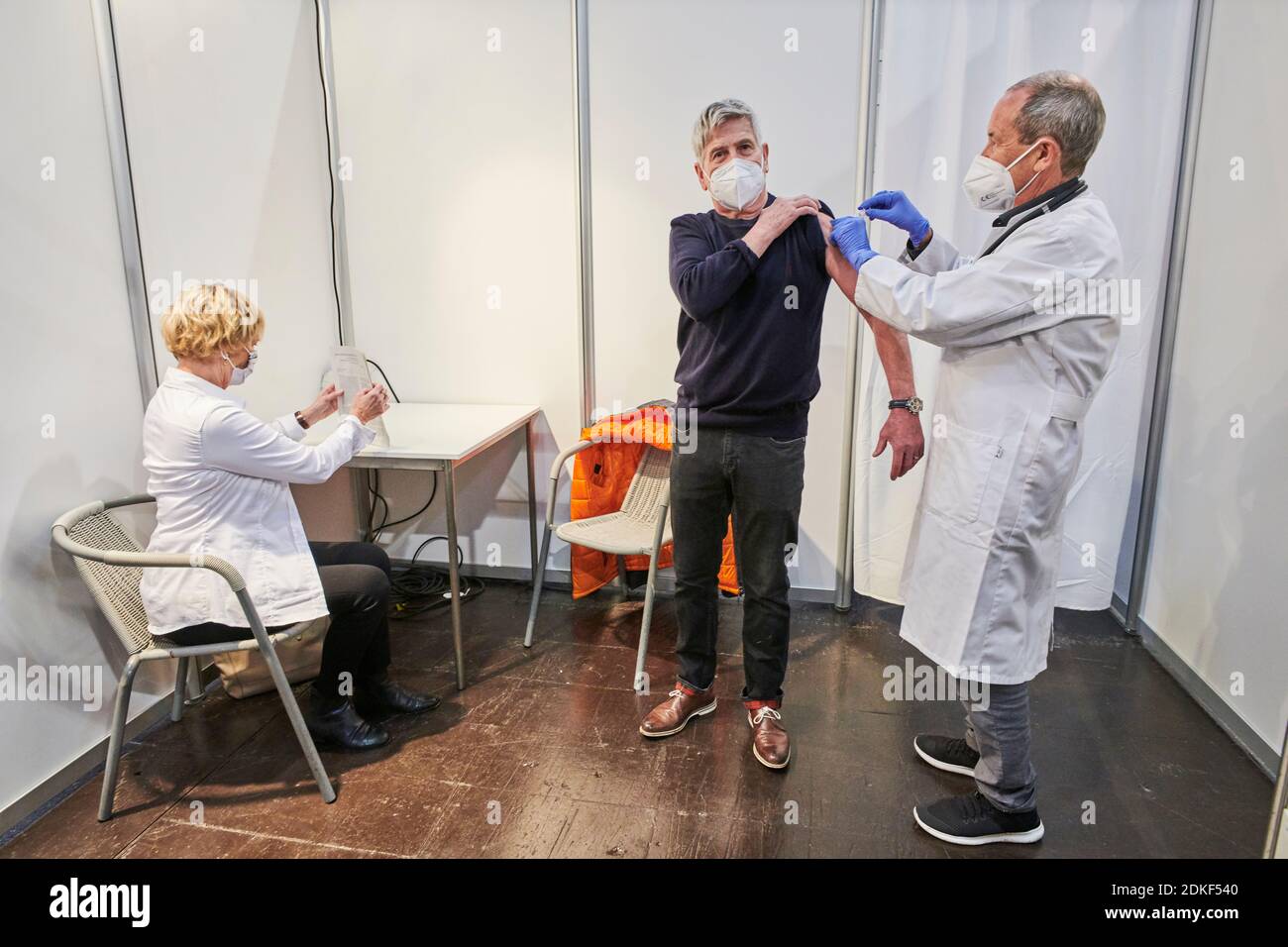Covid19 Impfzentrum der Stadt Essen in einer Messehalle eingerichtet mit Beteilingung verschiedenster Hilfsorganizationen Banque D'Images