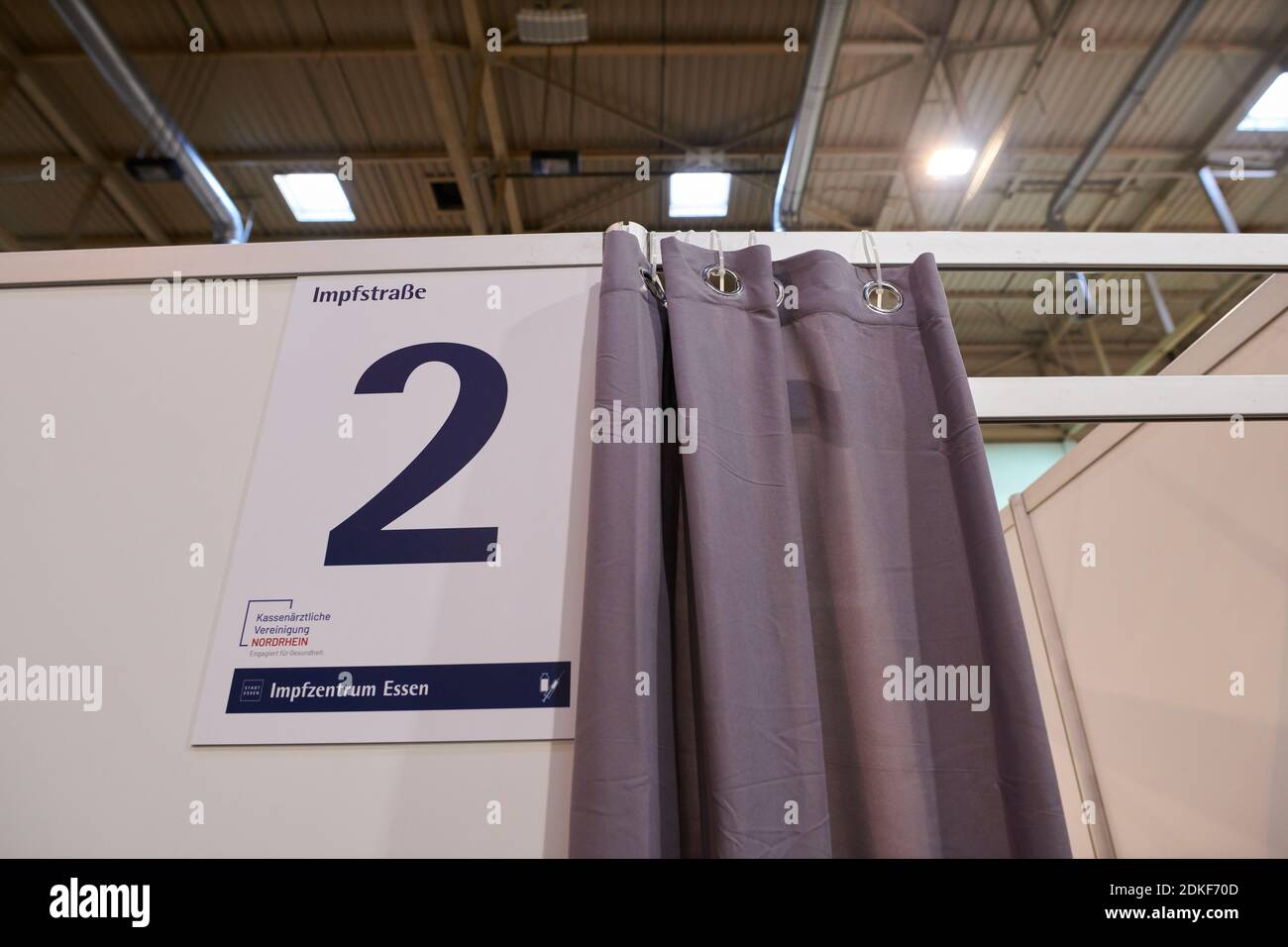 Covid19 Impfzentrum der Stadt Essen in einer Messehalle eingerichtet mit Beteilingung verschiedenster Hilfsorganizationen Banque D'Images