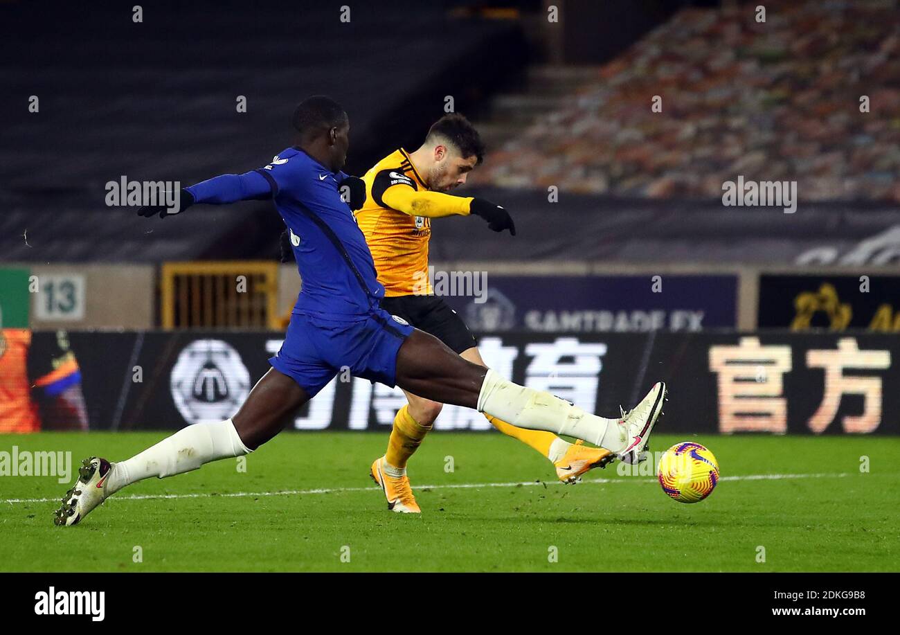 Pedro Neto de Wolverhampton Wanderers marque le deuxième but de son côté lors du match de la Premier League à Molineux, Wolverhampton. Banque D'Images Pedro Neto de Wolverhampton Wanderers marque le deuxième but de son côté lors du match de la Premier League à Molineux, Wolverhampton. Banque D'Images