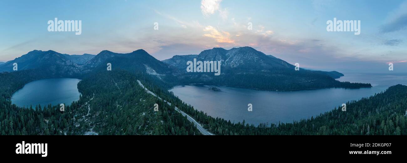 Emerald Bay State Park est un parc national de Californie aux États-Unis, centré sur Emerald Bay du lac Tahoe, un site naturel national. Banque D'Images