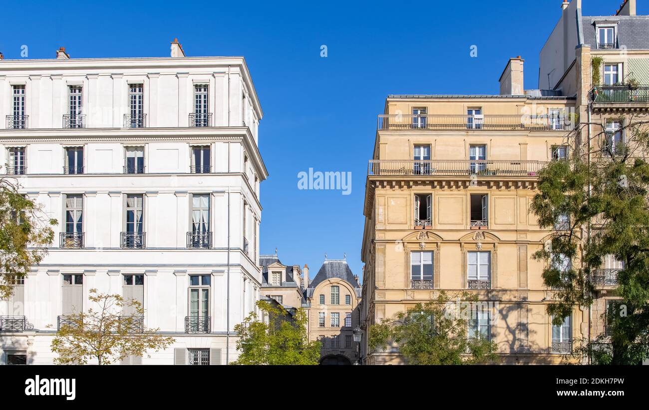 Paris, ile saint-louis et quai de Bethune, beaux bâtiments anciens, panorama Banque D'Images