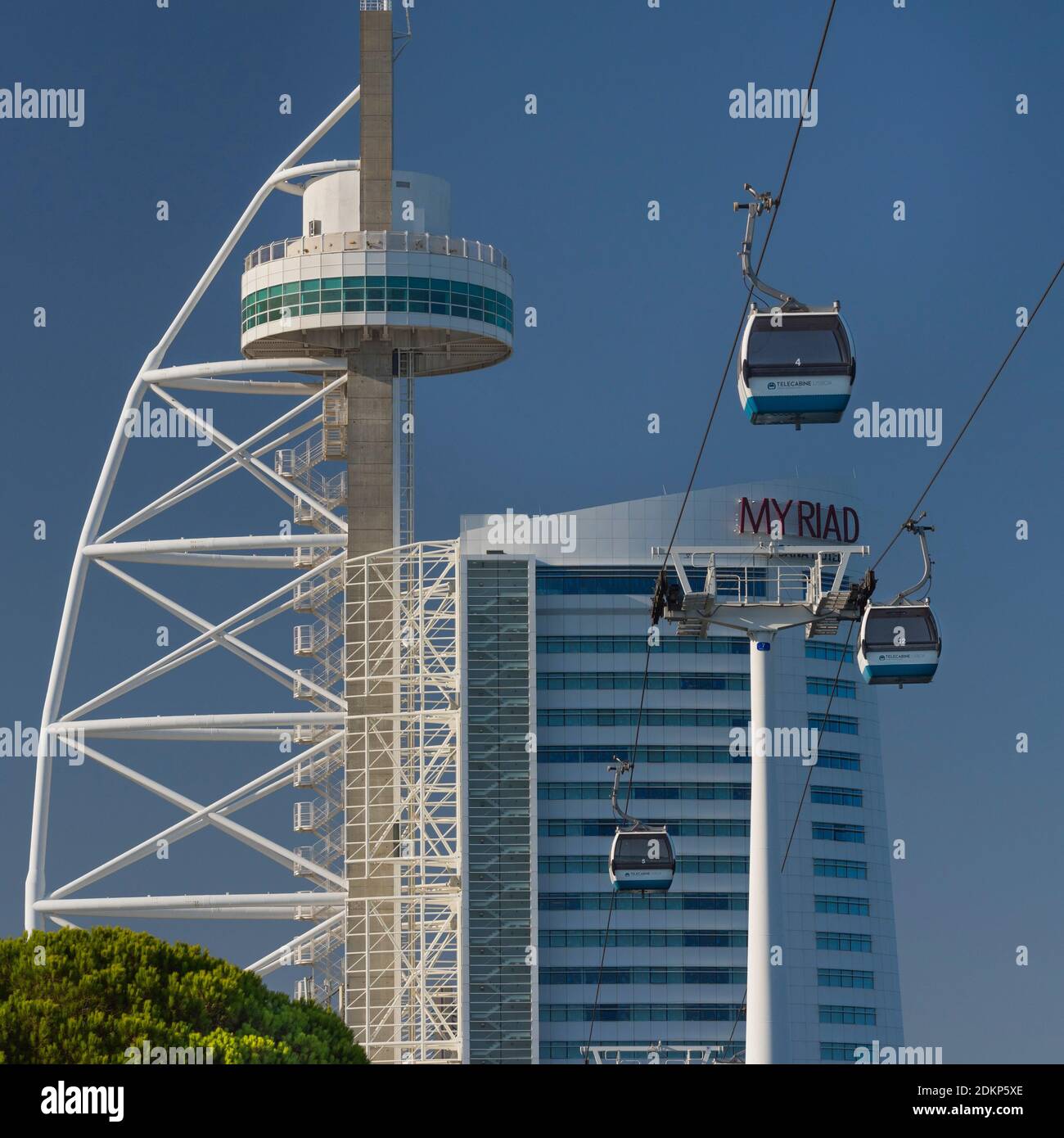Tour Vasco da Gama et du téléphérique Parque das Nações Lisbonne Portugal Banque D'Images