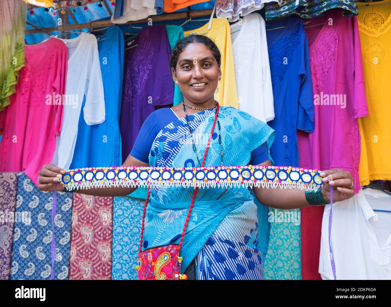 Dame indienne avec ceinture décorative Goa Inde Colva Banque D'Images