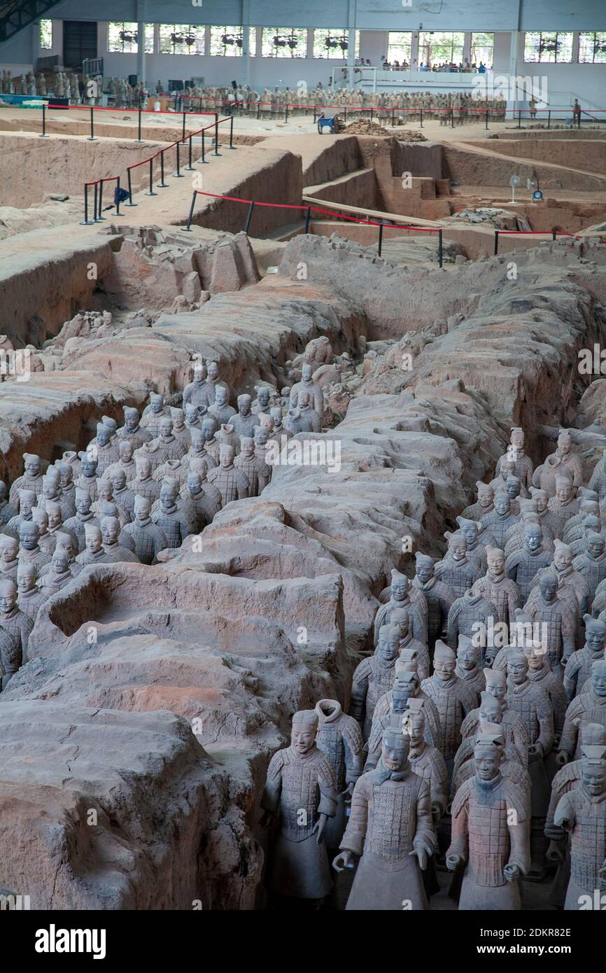 Rangs de soldats de l'armée de terre cuite sculptures de guerrier