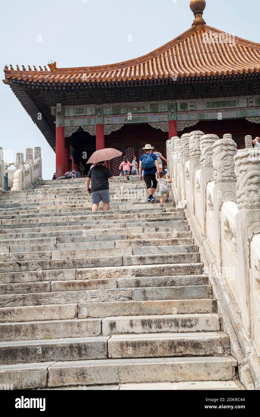 Marches en pierre jusqu'aux bâtiments de la Cour extérieure dans l'Imperial Cité interdite Beijing Cité interdite Impériale Beijing Banque D'Images