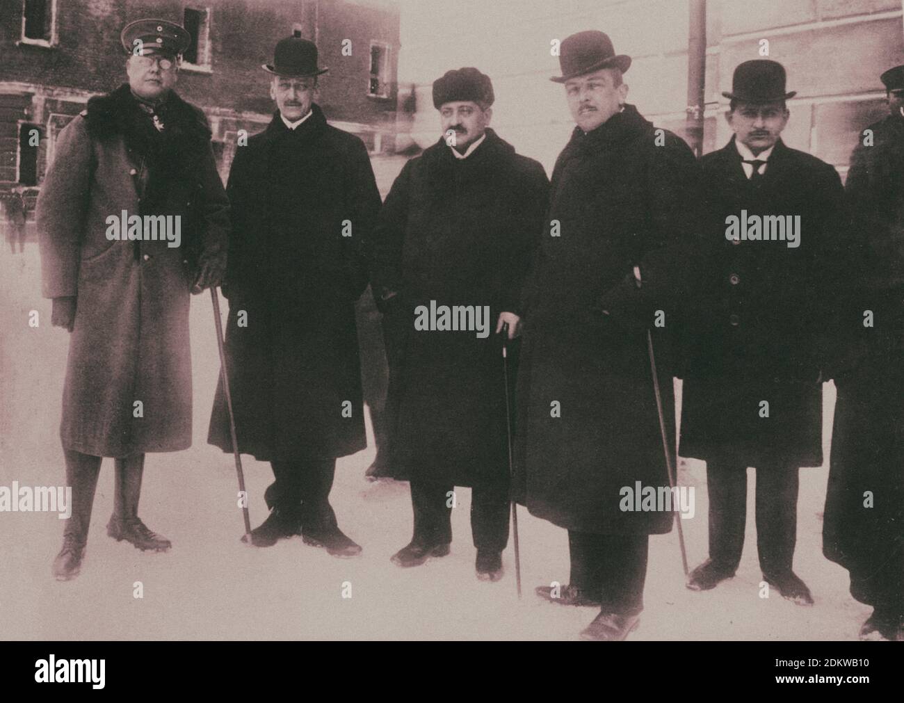 Représentants des puissances centrales aux pourparlers de Brest-Litovsk. De gauche à droite : Maximilian von Hoffmann, Ottokar Graf Czernin von und zu Chu Banque D'Images