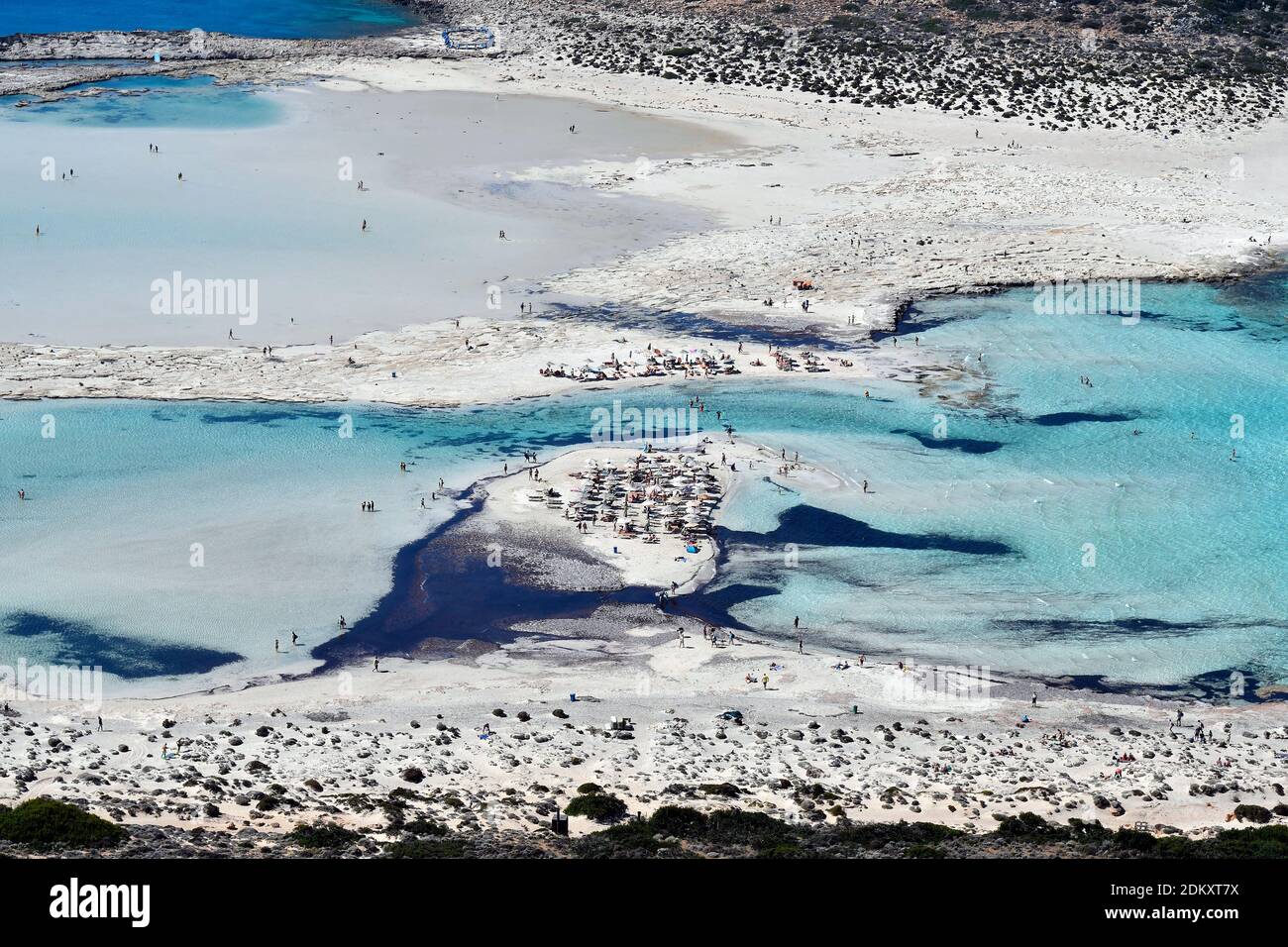 Grèce, les personnes non identifiées jouissent de la superbe plage de Balos sur la péninsule de Gramvoussa près de Kissamos Banque D'Images