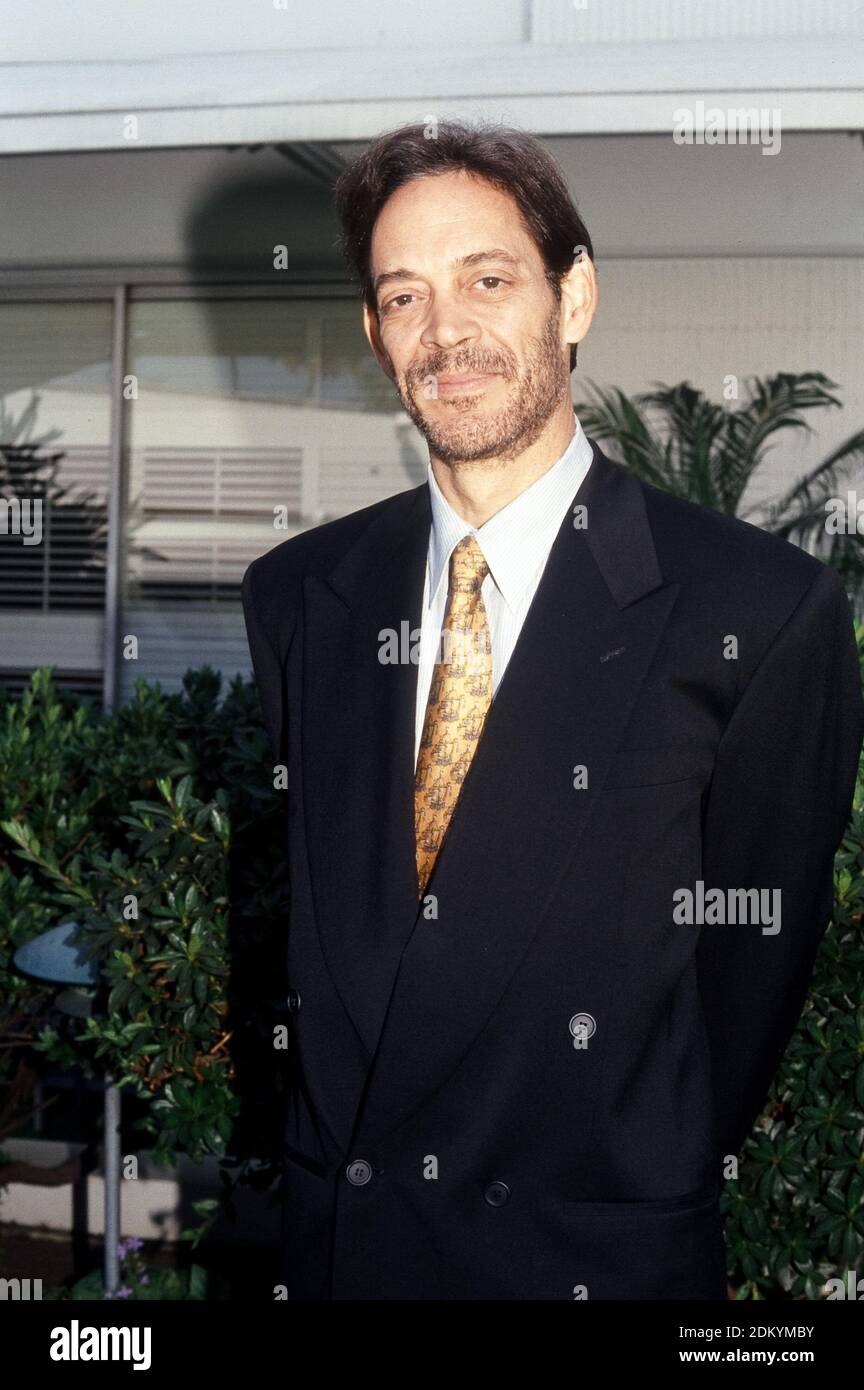 Star of 'The Burning Season', Raul Julia, vers 1994 / référence du dossier # 34000-1120PLTHA Banque D'Images