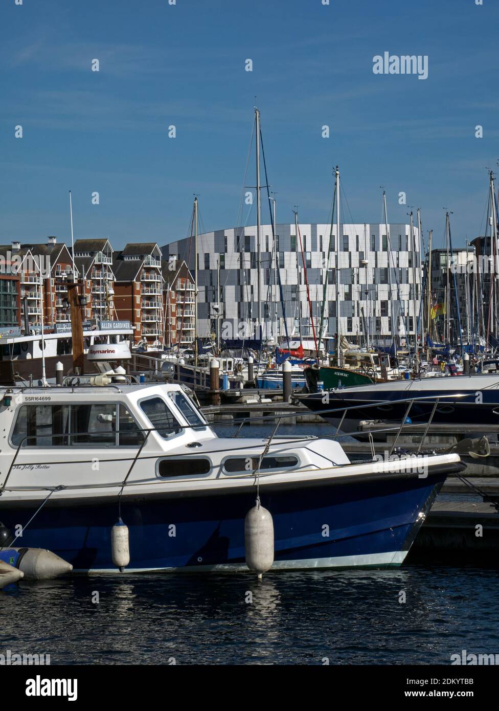 Waterfront & Marina avec ses bateaux et bâtiments modernes, Ipswich, Suffolk, Angleterre, Royaume-Uni Banque D'Images