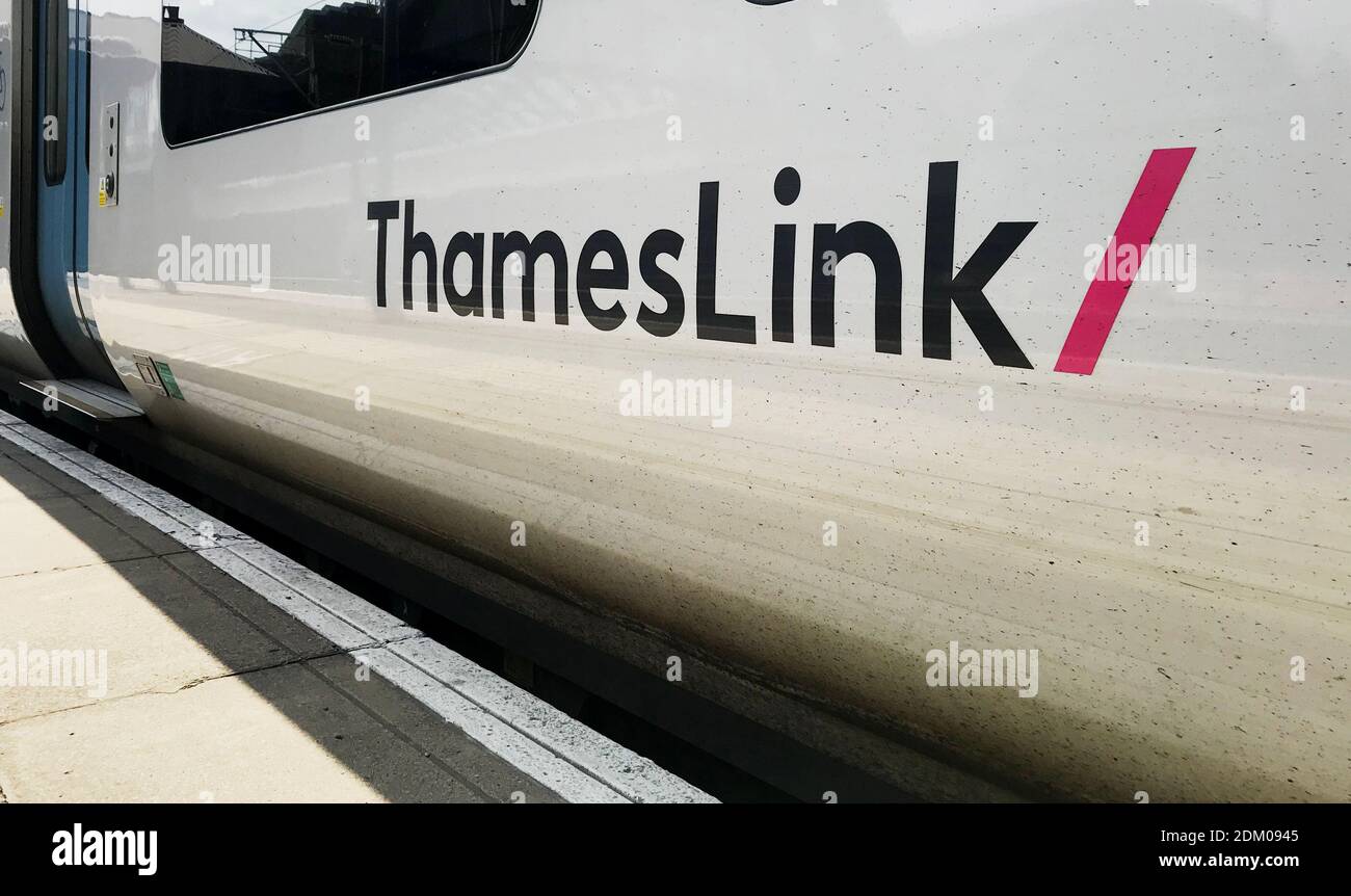 Photo du dossier datée du 02/08/19 d'un logo Thameslink après que transport pour Londres a annoncé que les services Thameslink sont temporairement ajoutés à une carte tube mise à jour pour aider les clients pendant la pandémie de coronavirus. Banque D'Images