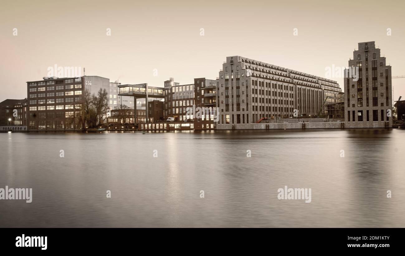 Neubauten Cuvry Campus an der Spree, Kreuzberg, Berlin Banque D'Images