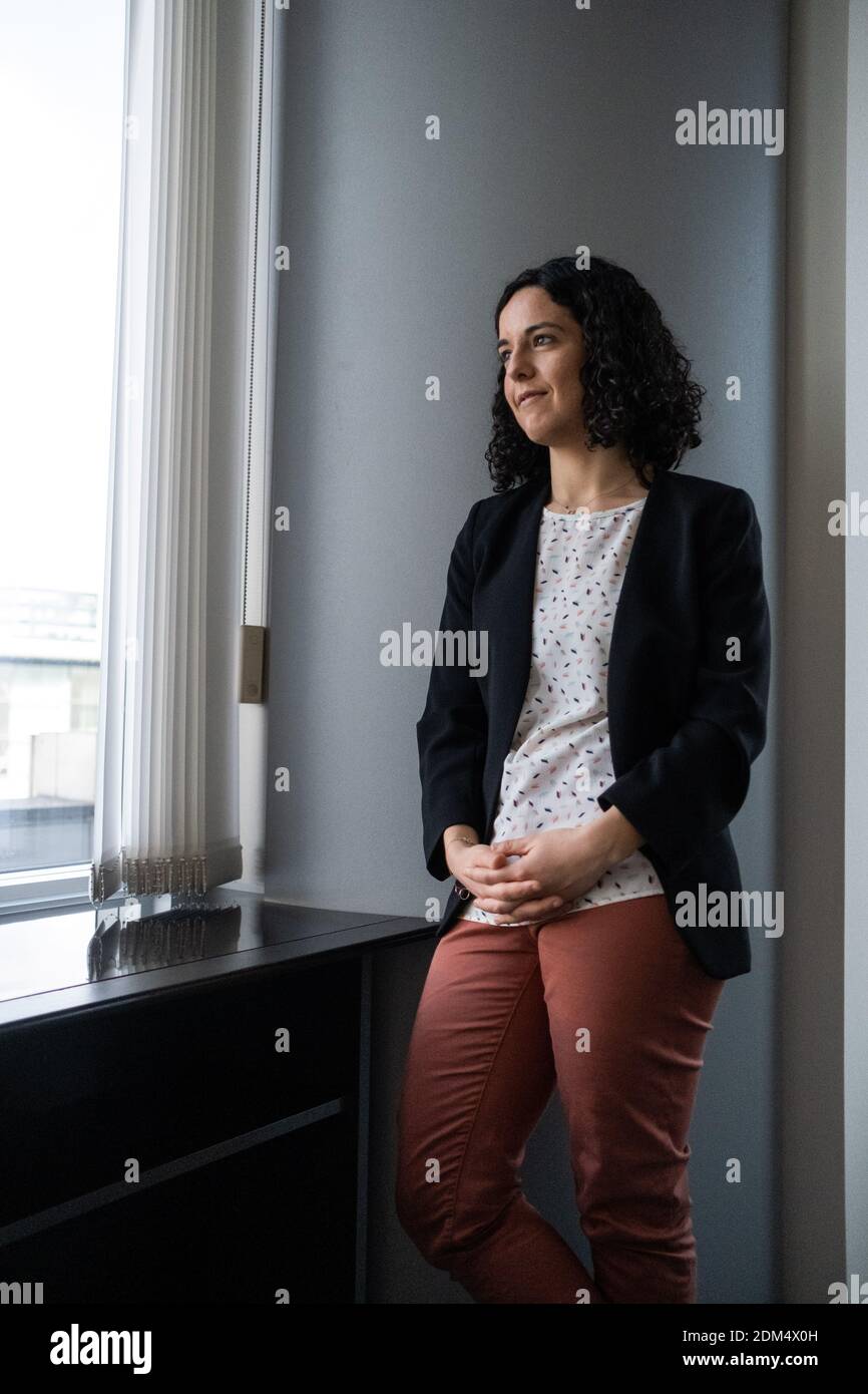 Reportage au Parlement européen a Bruxelles avec Manon Aubry, directeur de la France Insumise et de GUE / NGL. Rapport au Parlement européen dans BR Banque D'Images