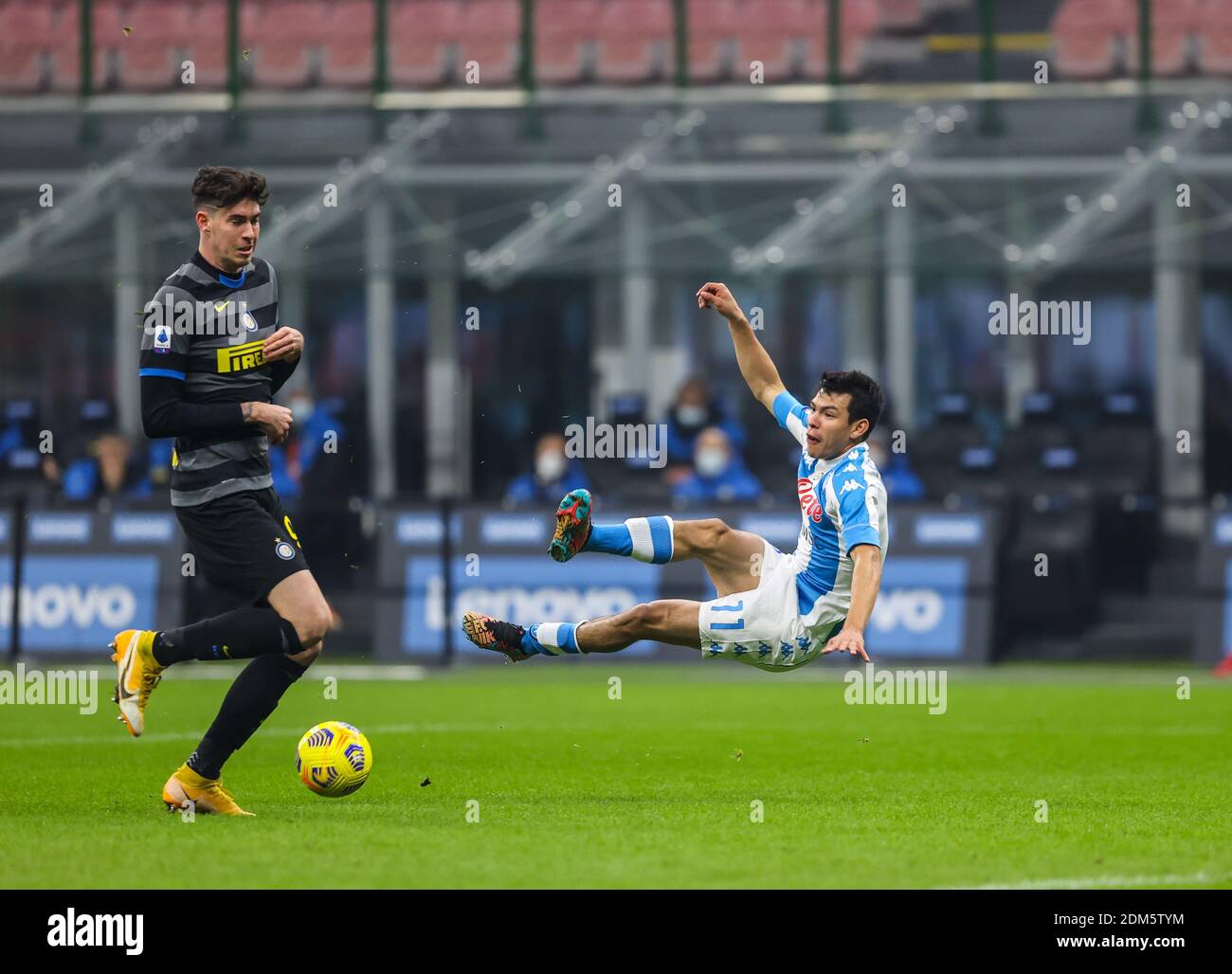 Hirving Lozano de SSC Napoli pendant la série UN match de football 2020/21 entre le FC Internazionale vs SSC Napoli au stade San Siro, Milan, Italie le 16 décembre 2020 - photo FCI / Fabrizio Carabelli / LM Banque D'Images