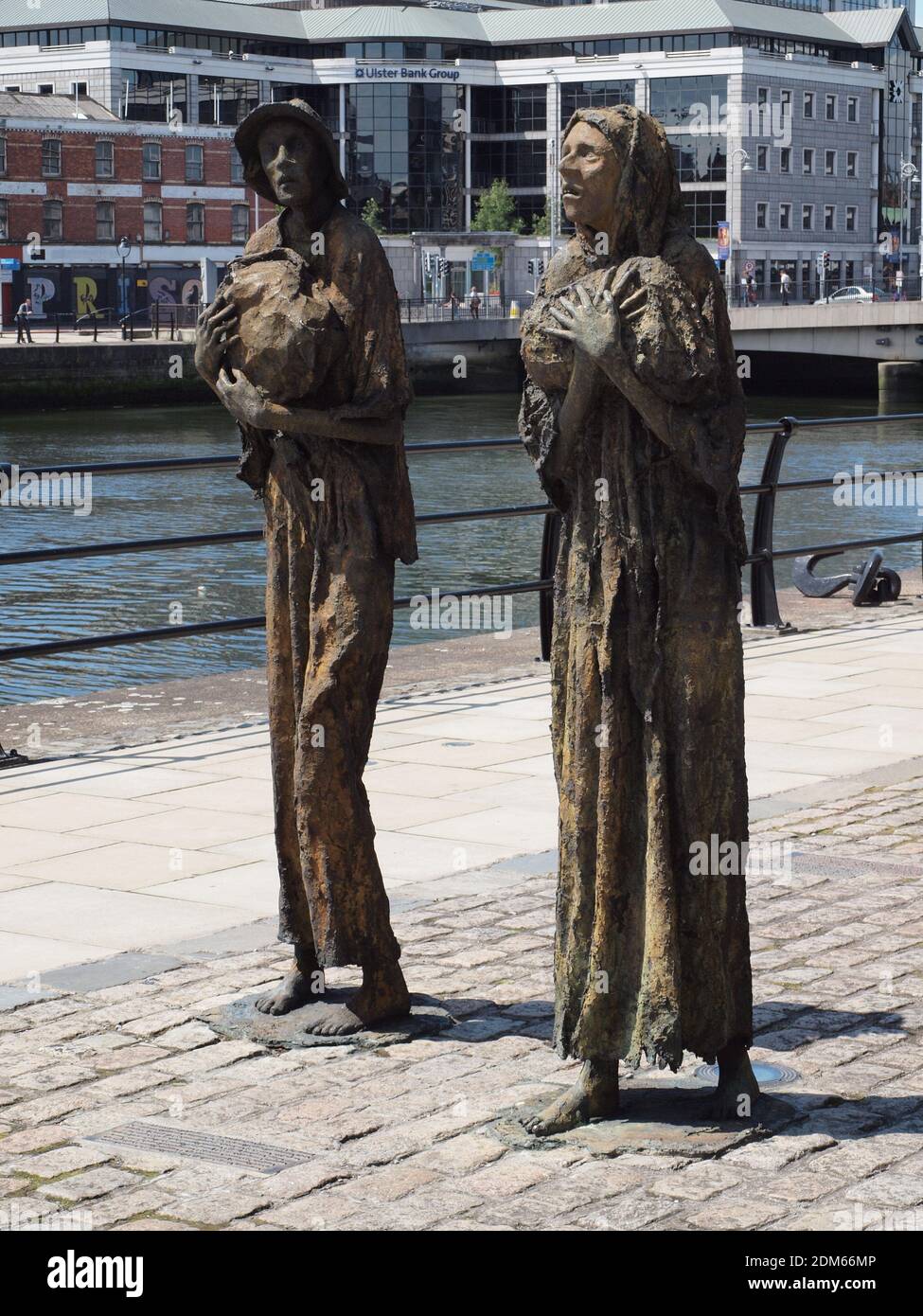 Le mémorial de la famine, qui se trouve sur le quai de la douane House Quay à Dublin, en Irlande, rappelle la famine de 1845-1849. Banque D'Images