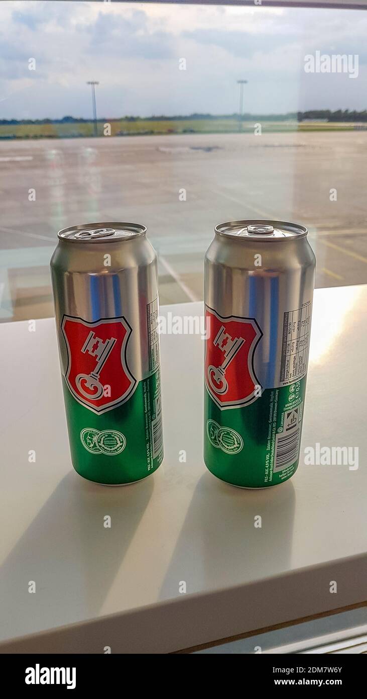 Deux canettes de bière Becks originales de Brême en Allemagne. Banque D'Images