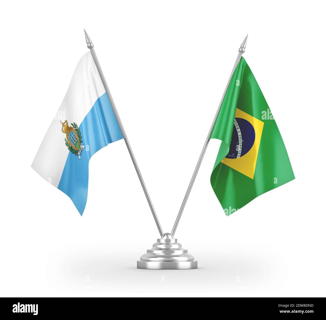 Drapeaux de table du Brésil et de Saint-Marin isolés sur la 3D blanche rendu Banque D'Images